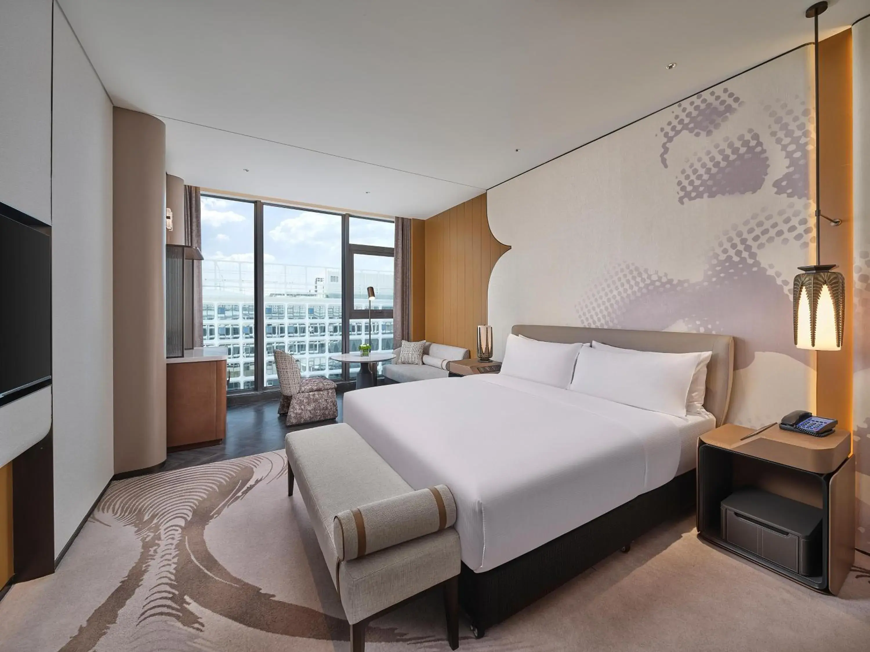 Deluxe King Room in Hilton Guangzhou Baiyun Airport Deluxe King Room in Hilton Guangzhou Baiyun Airport