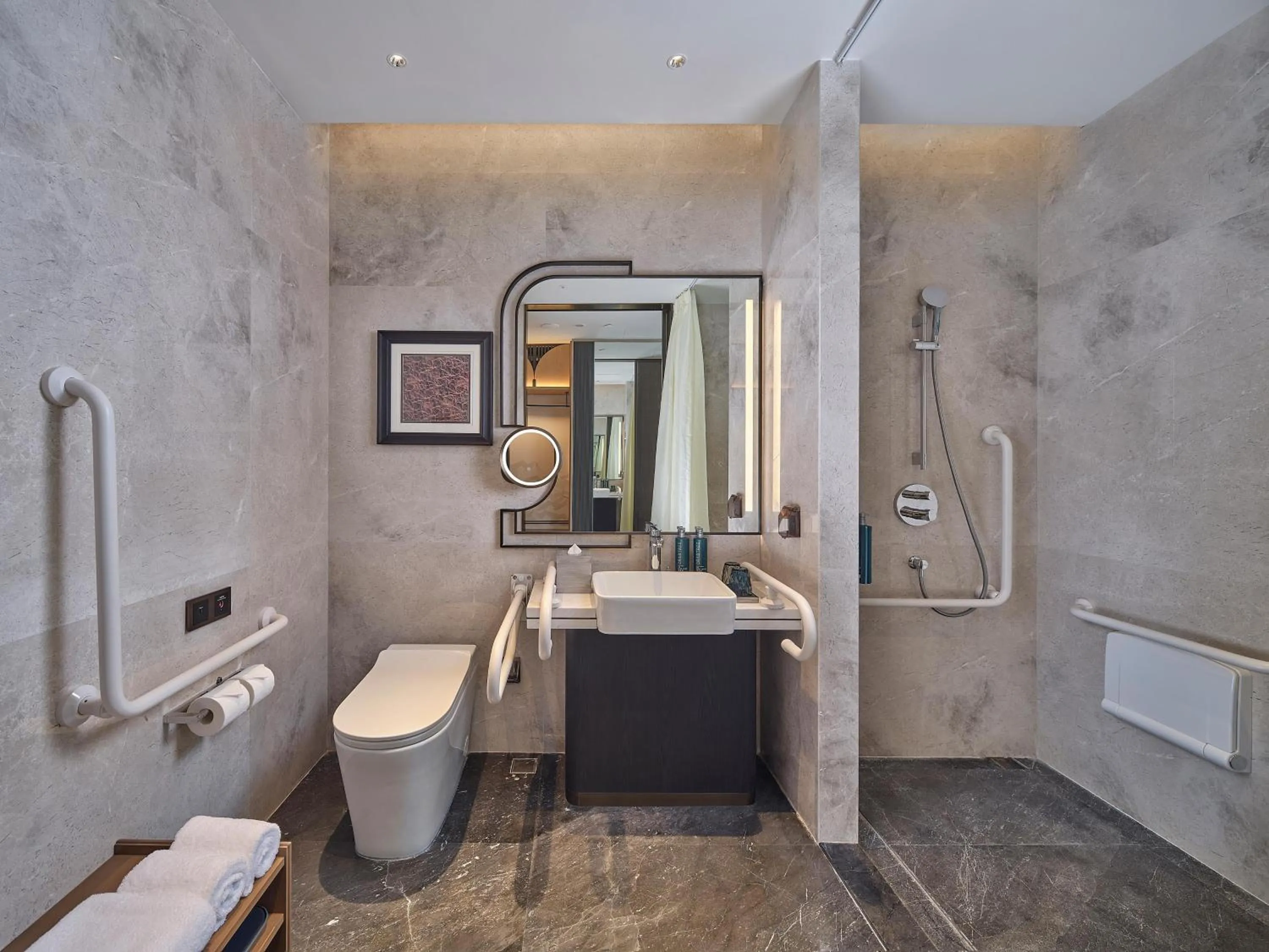 Photo of the whole room in Hilton Guangzhou Baiyun Airport