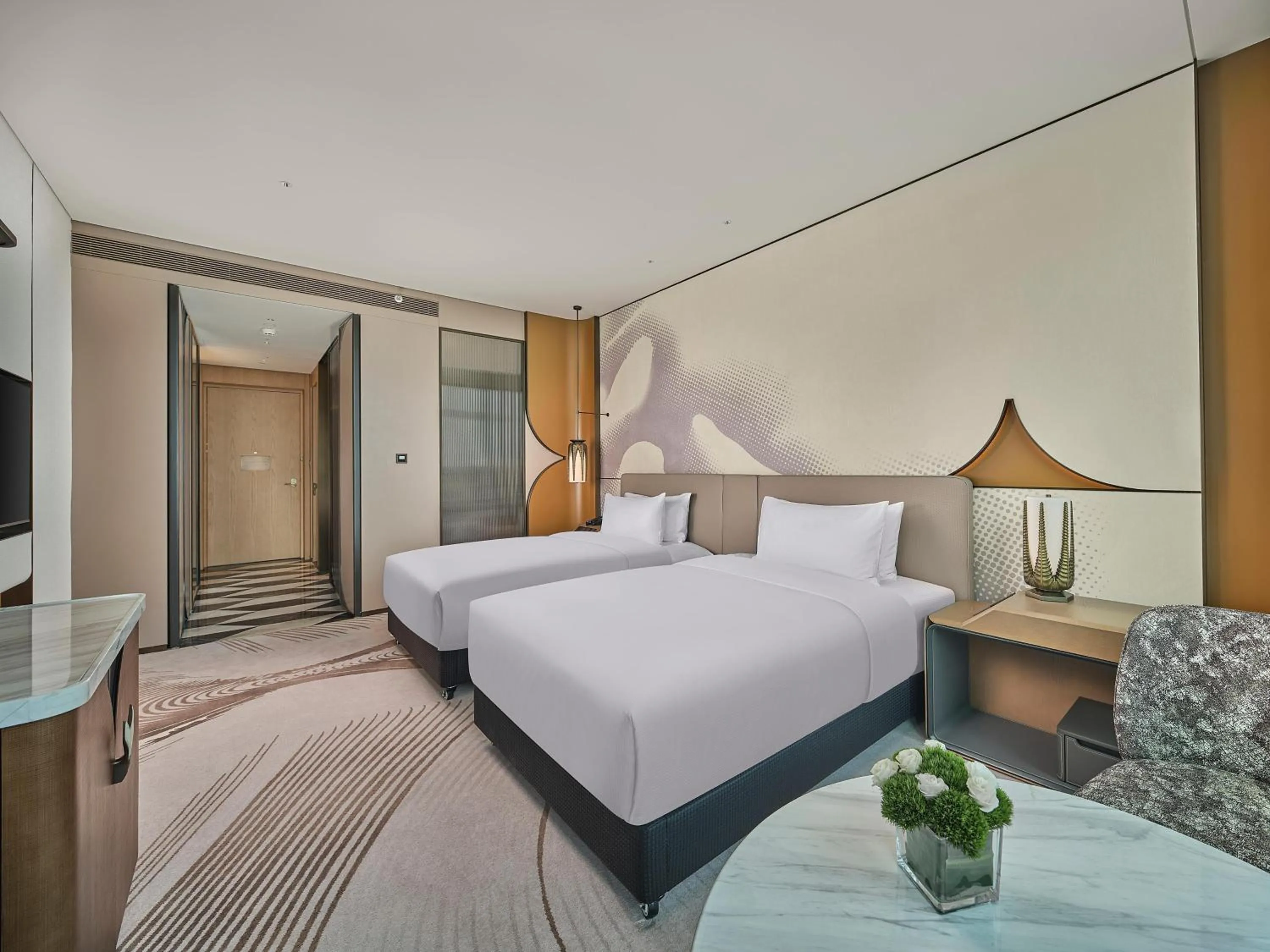 Bed in Hilton Guangzhou Baiyun Airport