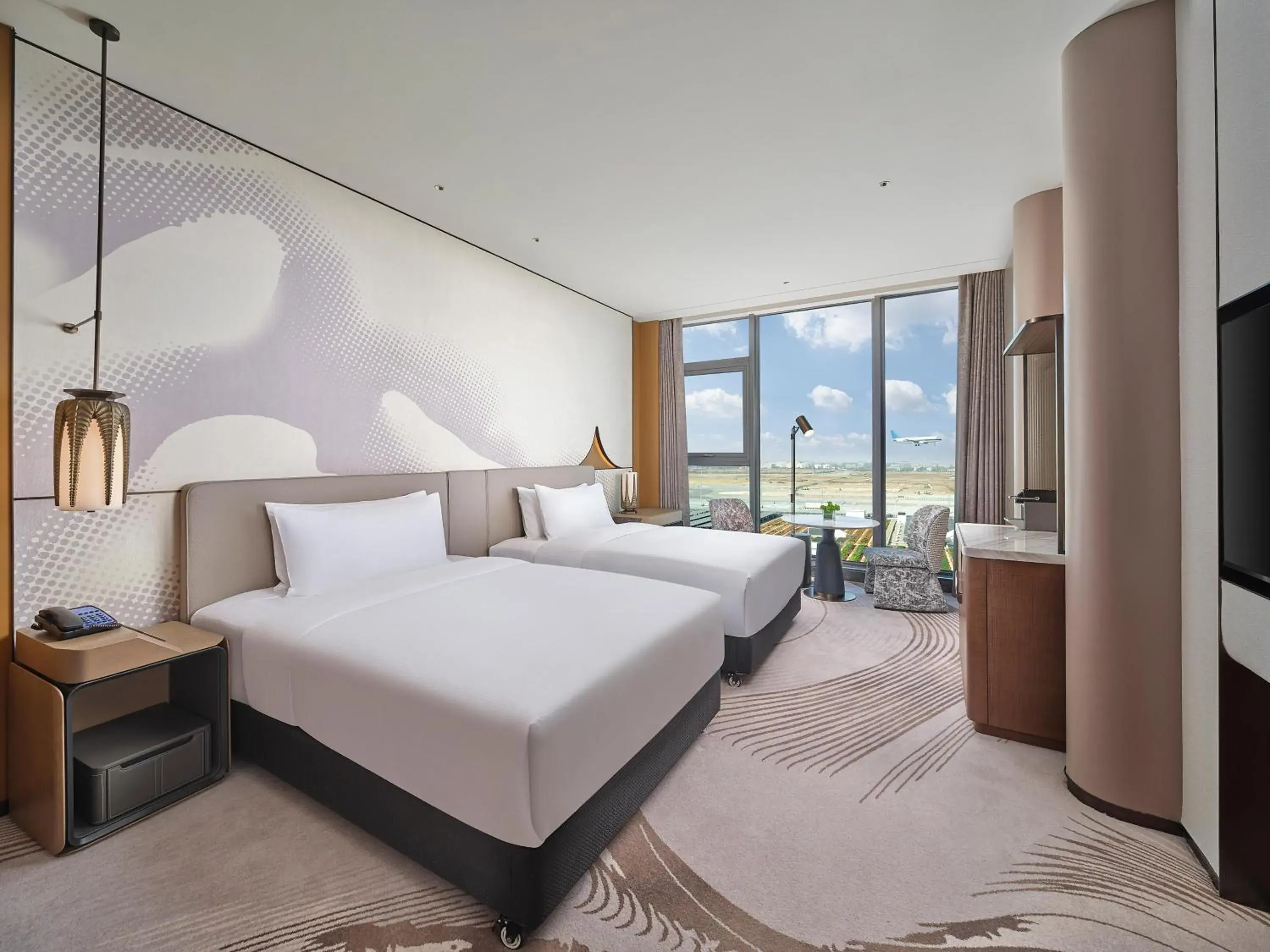 Executive Twin Room - Airport View in Hilton Guangzhou Baiyun Airport Executive Twin Room - Airport View in Hilton Guangzhou Baiyun Airport