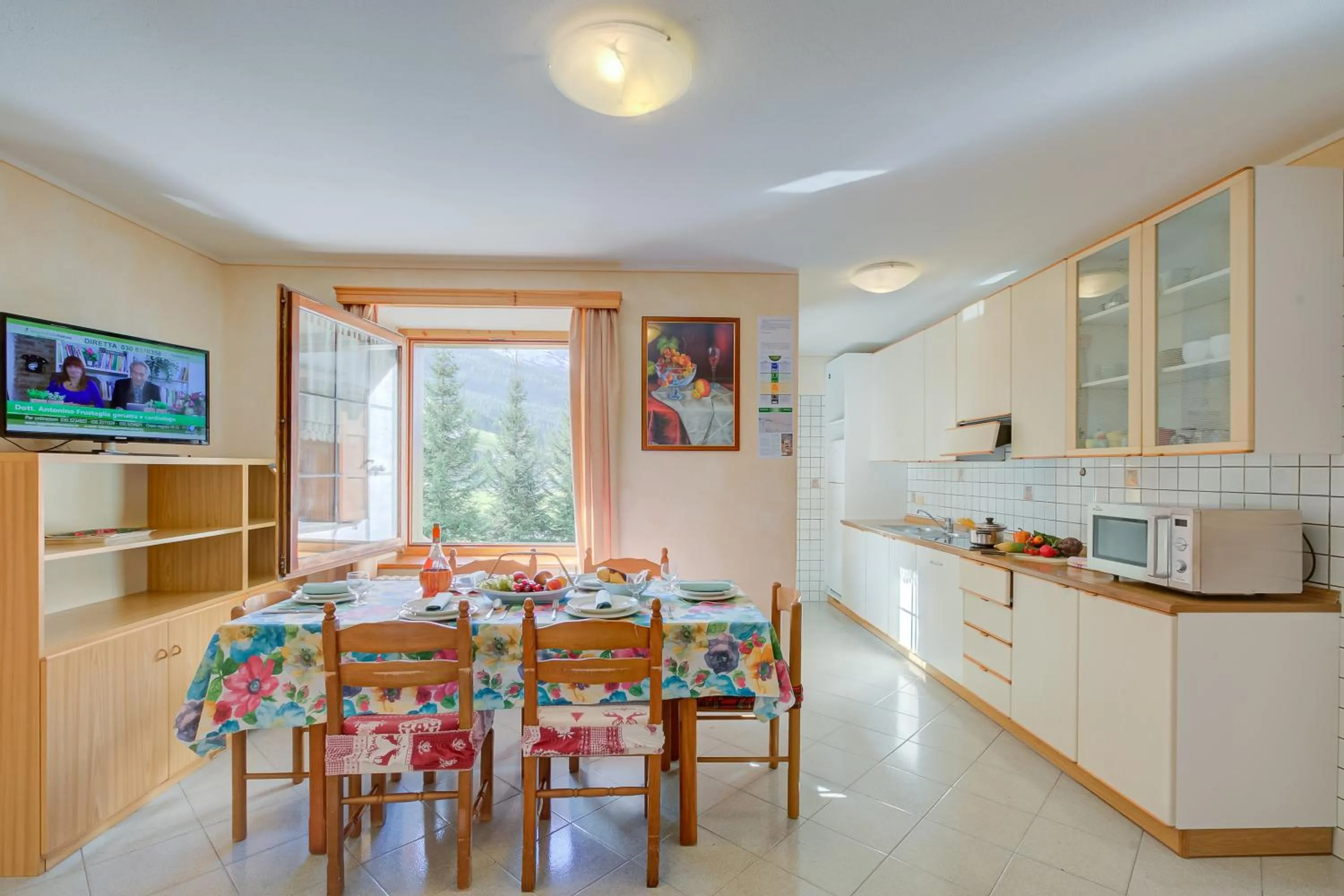 Kitchen or kitchenette in Rododendro