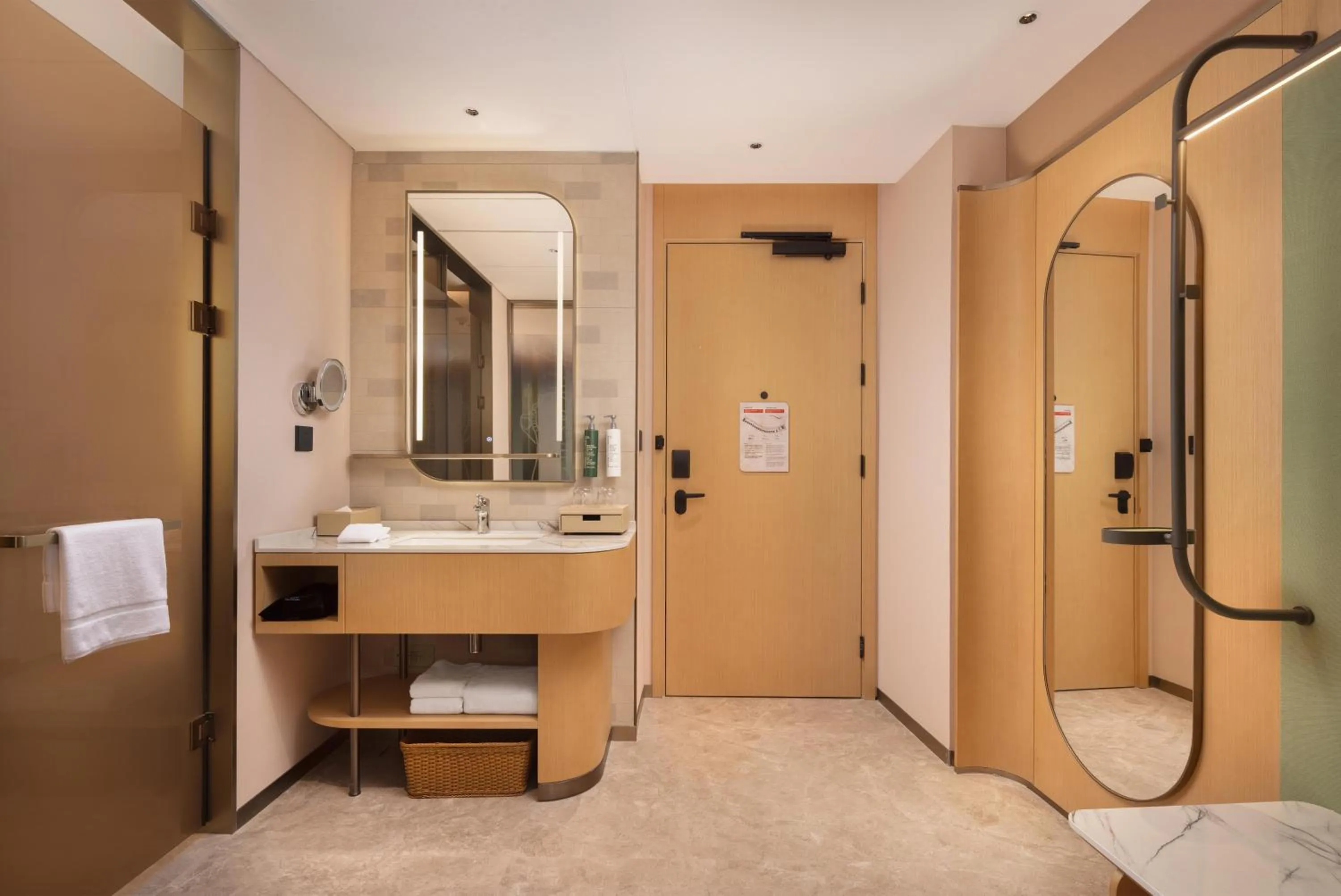 Bathroom in Hilton Garden Inn Huangshi Dinosaur Wonderland