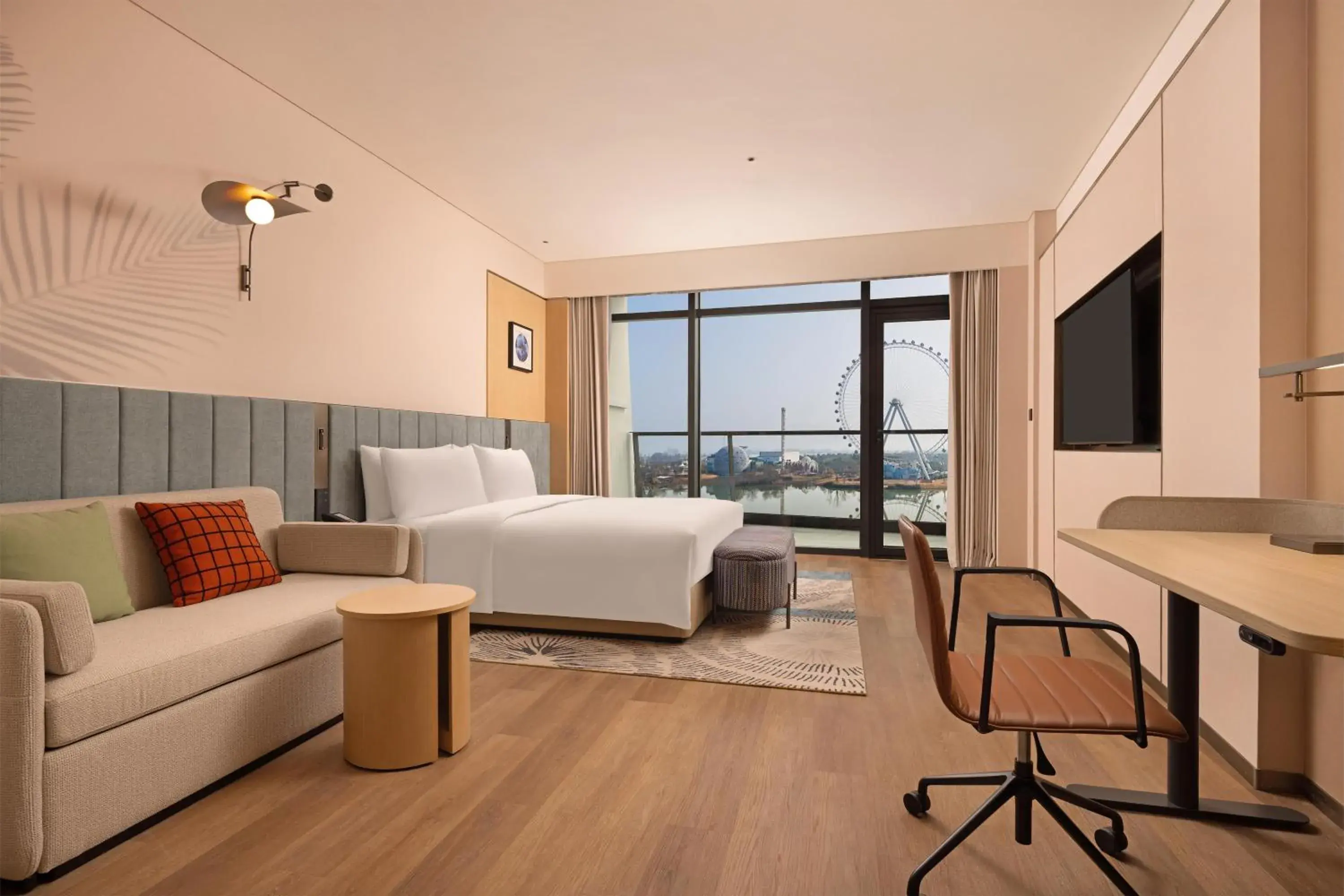 King Guest Room with Balcony in Hilton Garden Inn Huangshi Dinosaur Wonderland King Guest Room with Balcony in Hilton Garden Inn Huangshi Dinosaur Wonderland
