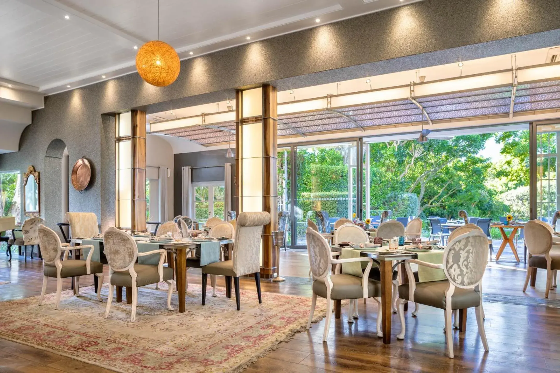 Restaurant/places to eat in Vineyard Hotel Restaurant/places to eat in Vineyard Hotel