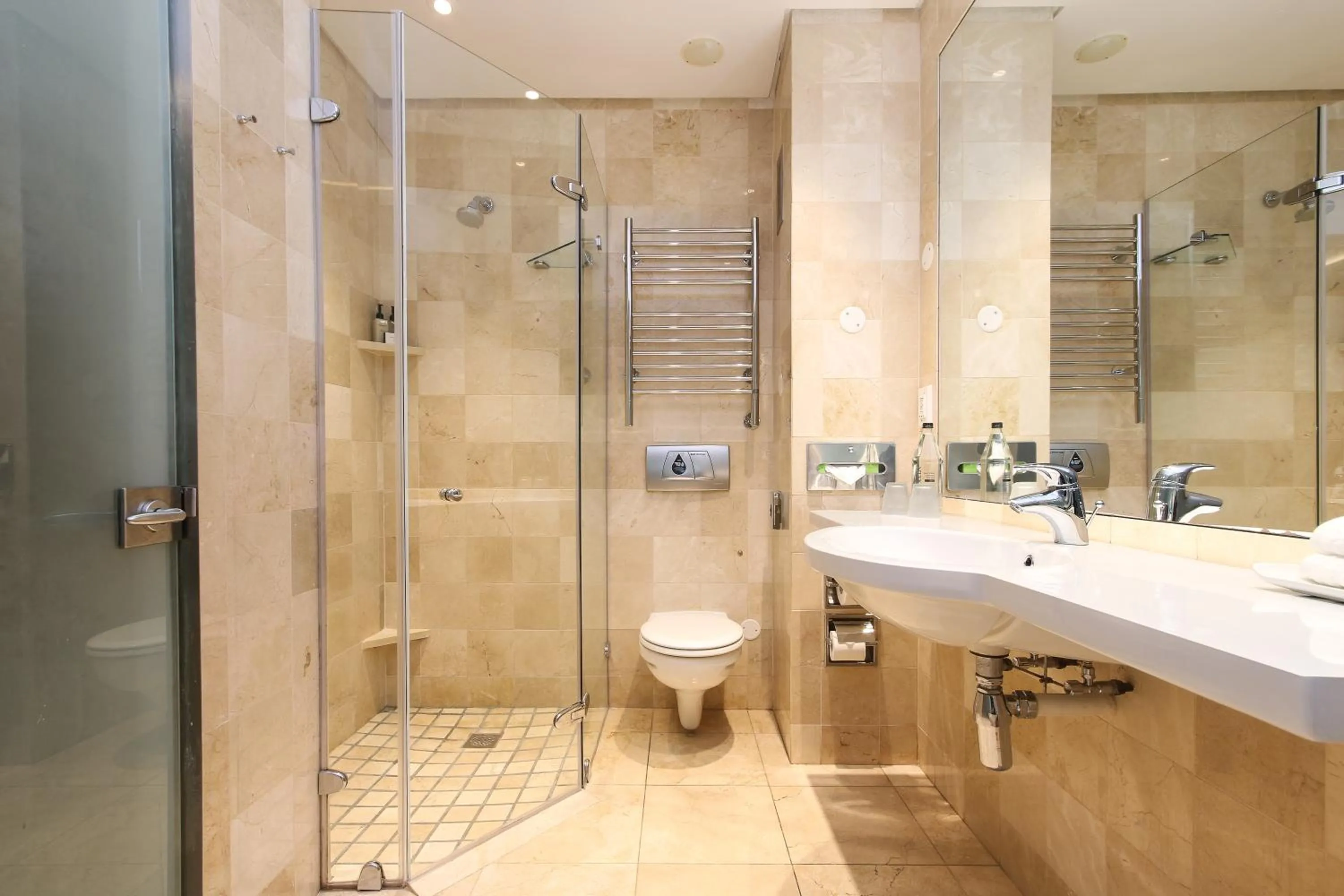 Bathroom in Vineyard Hotel