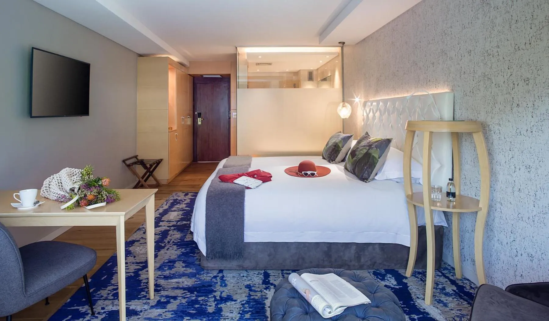 Bedroom, Bed in Vineyard Hotel