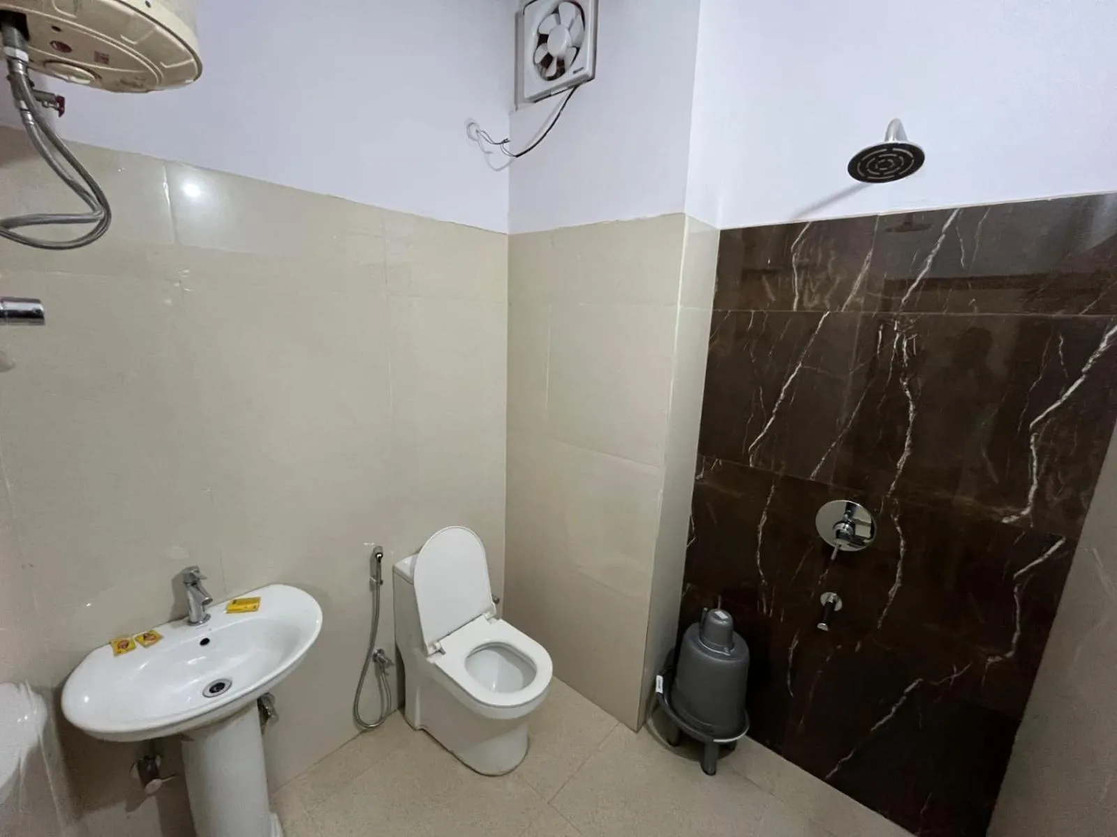 Hotel Paras Plaza