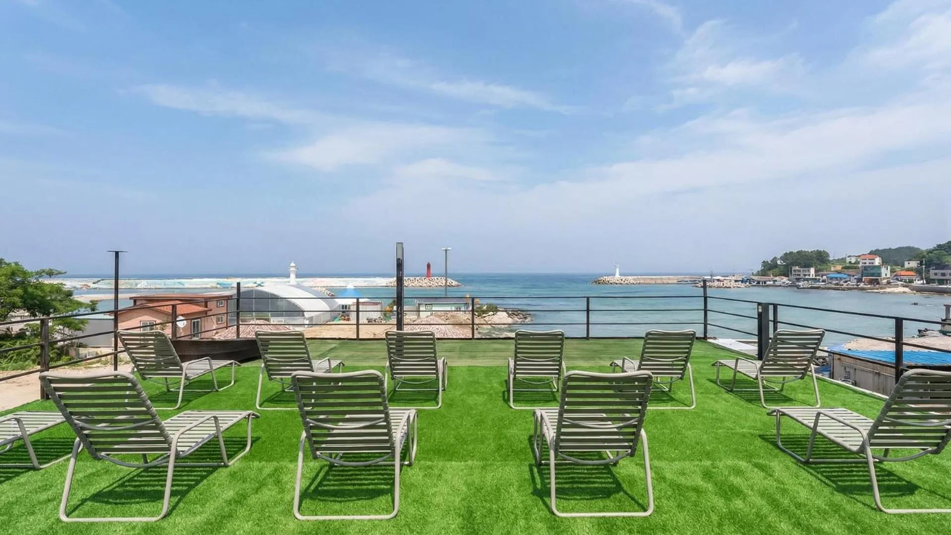 Property building in Gangneung Aladdin Surfing Pension