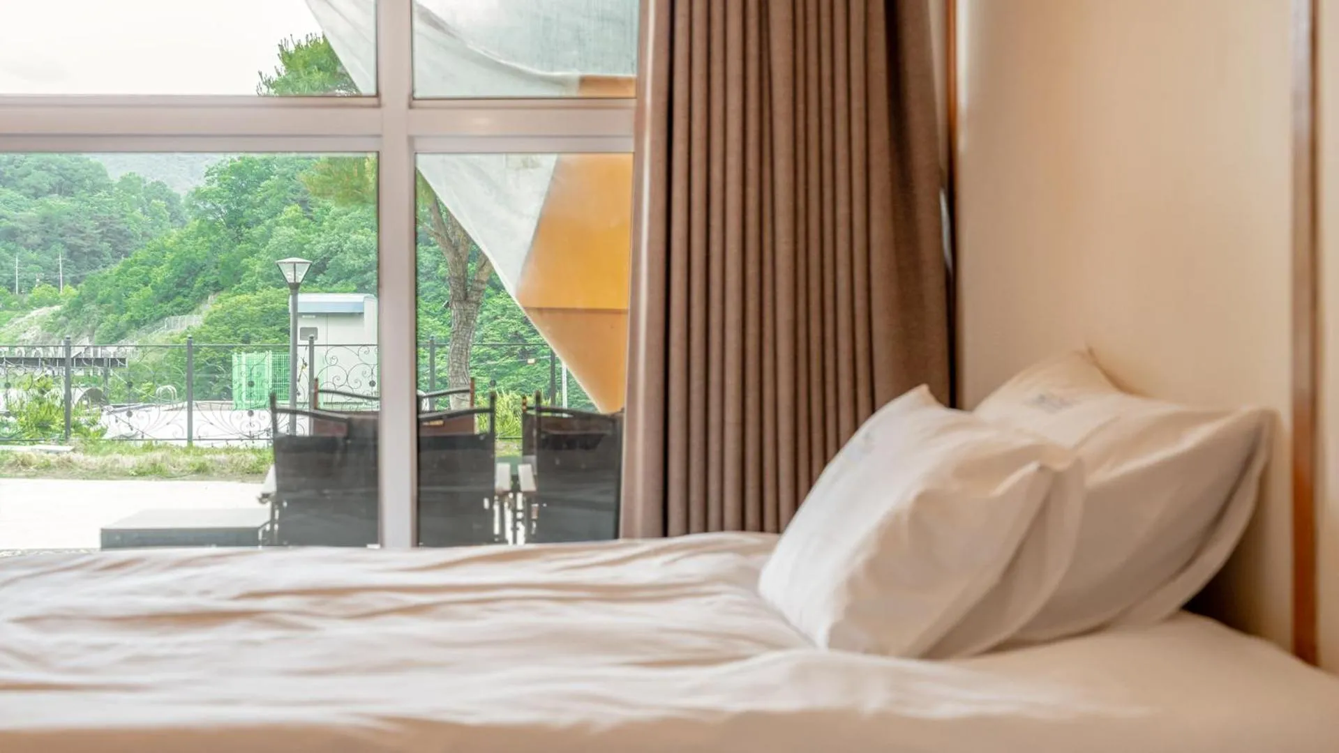 Property building, Bed in Mungyeong The Most Glamping