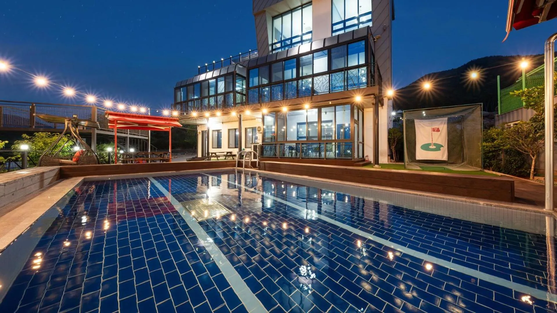 Property building in Jigeum Yeosu Ocean View Pension