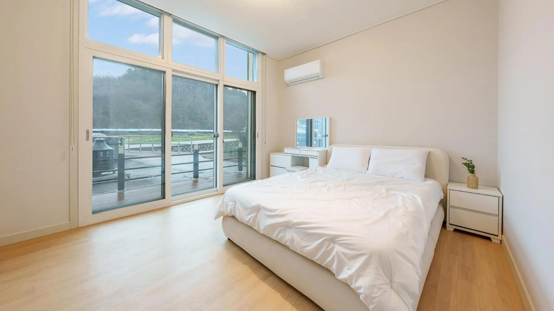 Property building, Bed in Gangchon Baile Village Pension