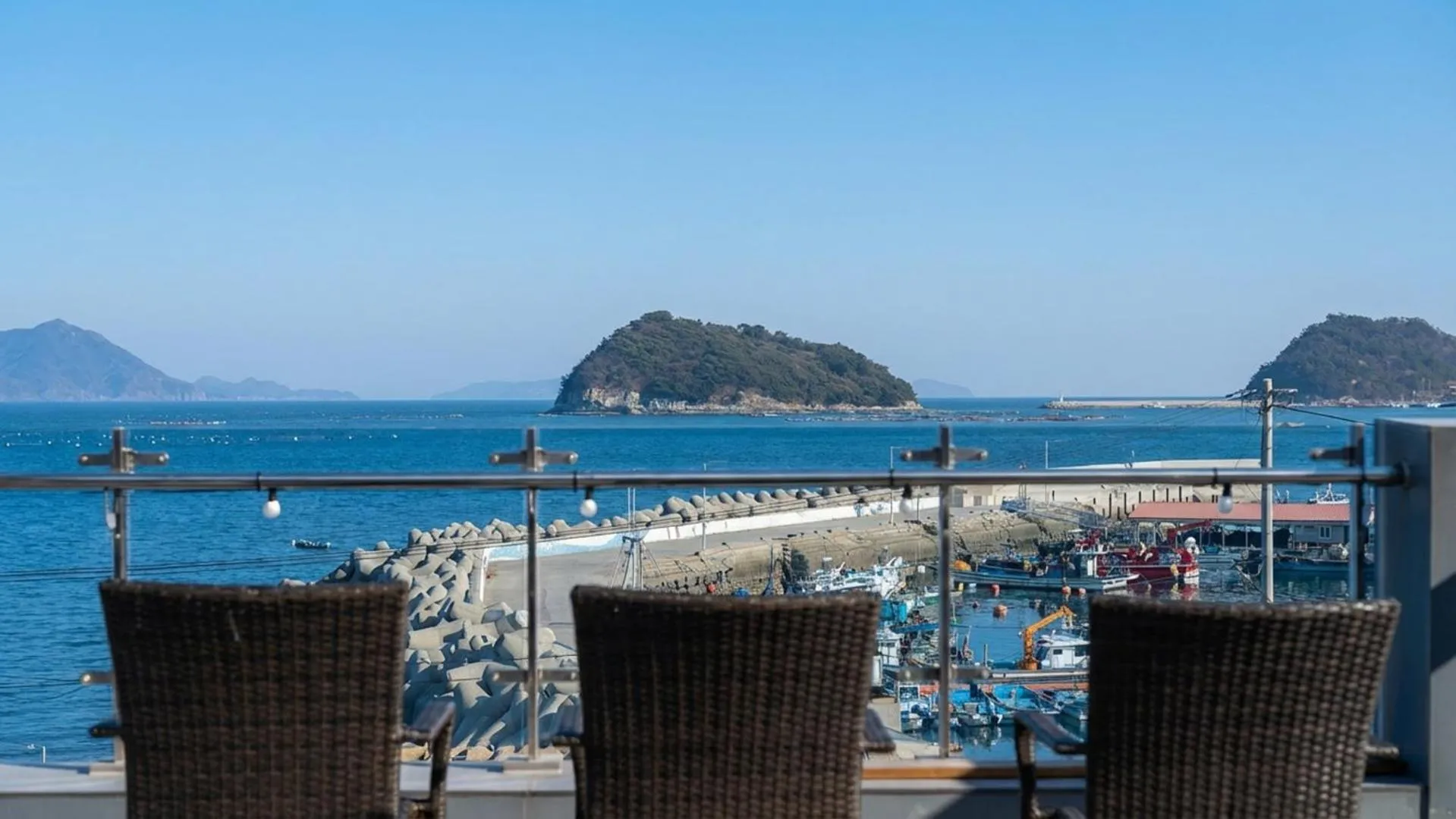 Property building in The Sea Angler's Pension in Namhae