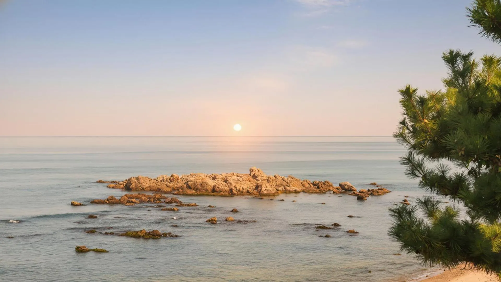 Property building in Yangyang Sunrise and Sunset Private Pens