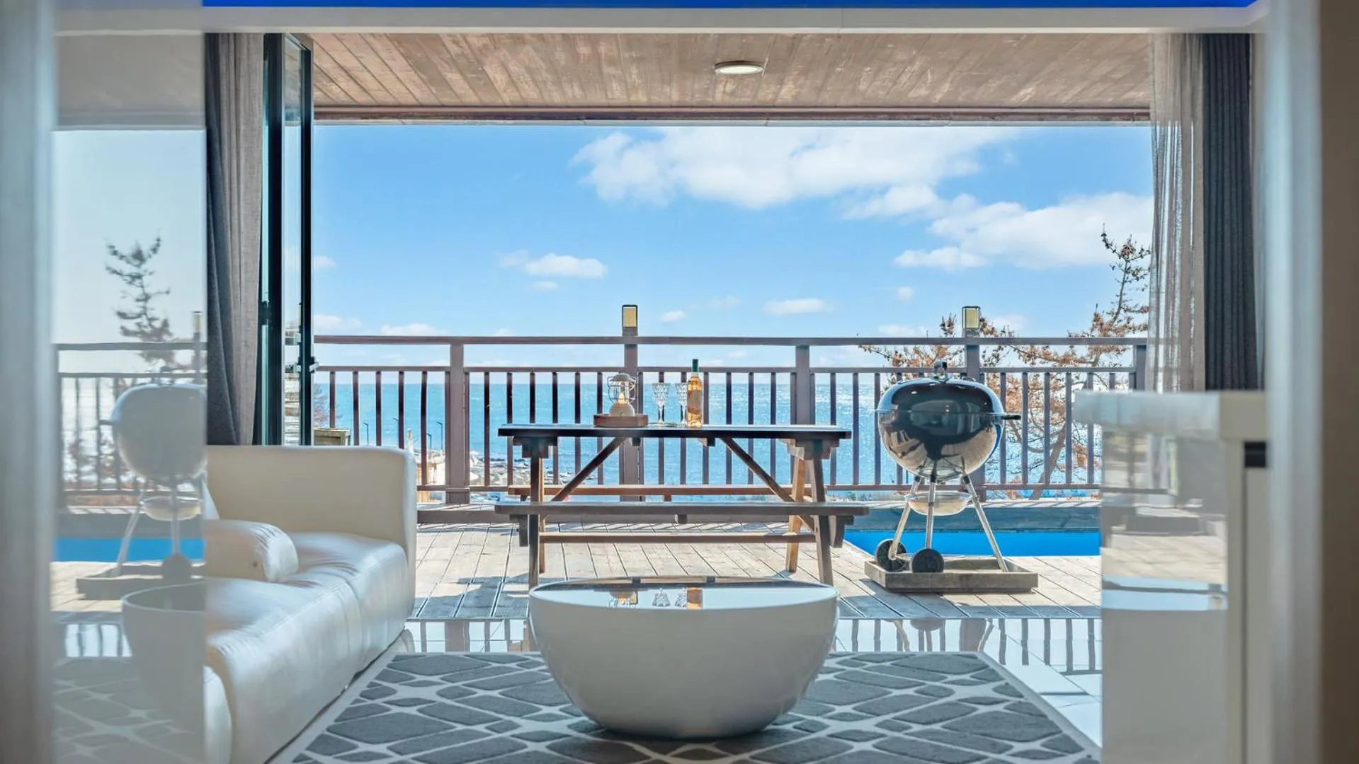 Property building in Pohang Blue Hill Pension