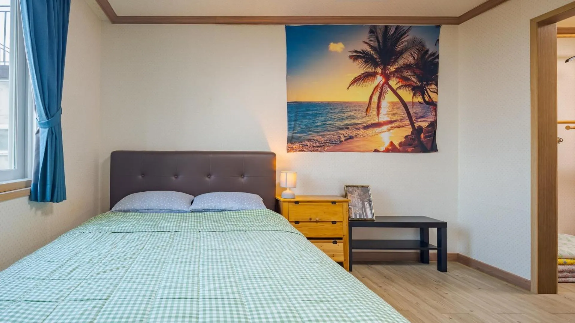 Property building, Bed in Jeju Handong Stay Pet-Friendly Pension