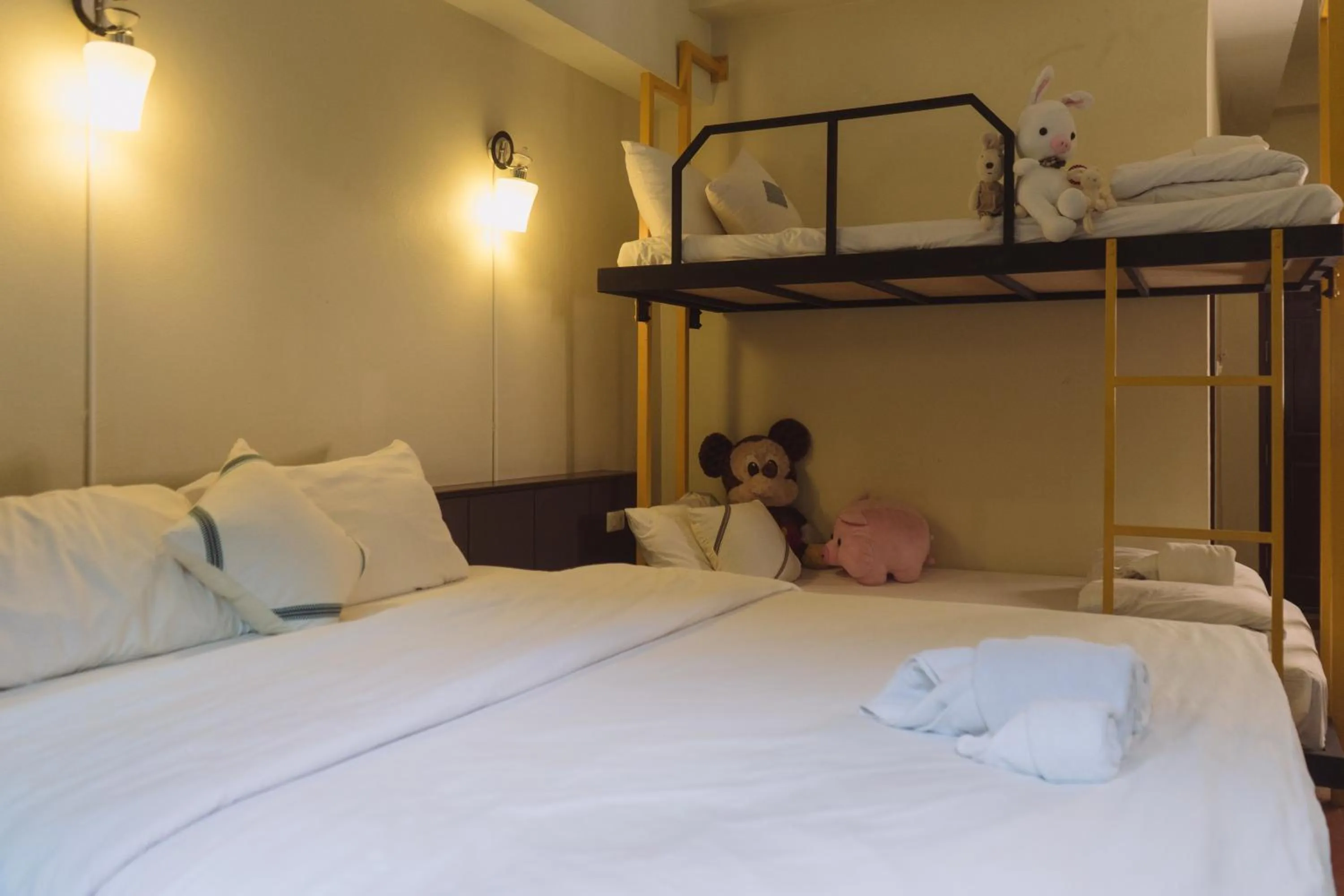 Bed in Baan Pordeedin