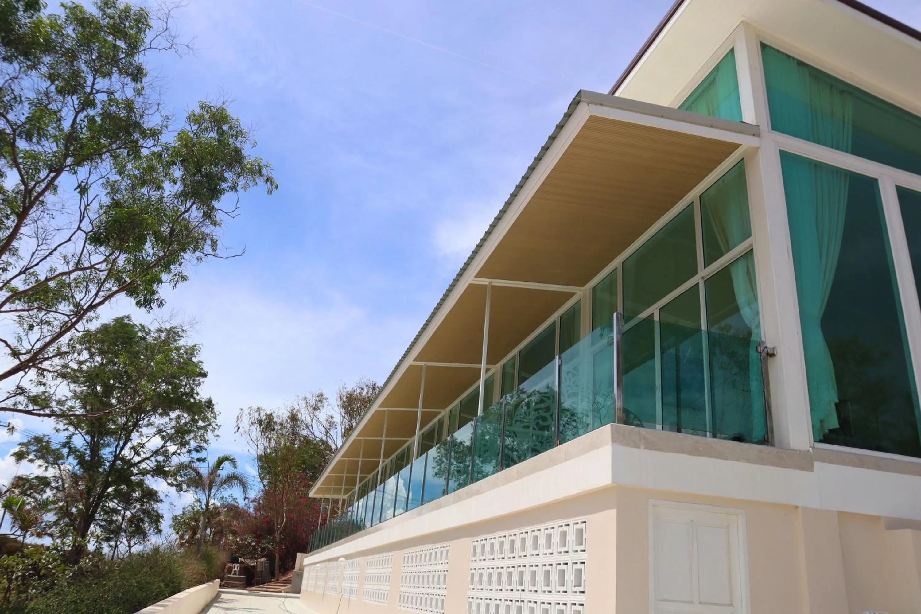 Ta Yai Beach Resort