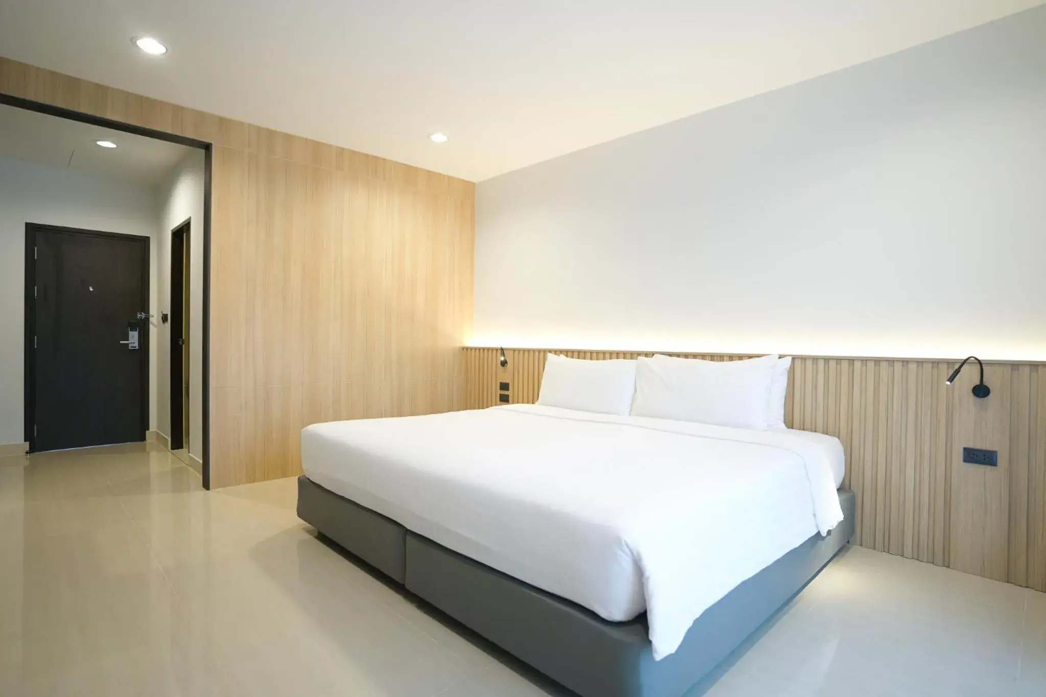 Superior King Room - single occupancy in Manditel North Pattaya Superior King Room - single occupancy in Manditel North Pattaya