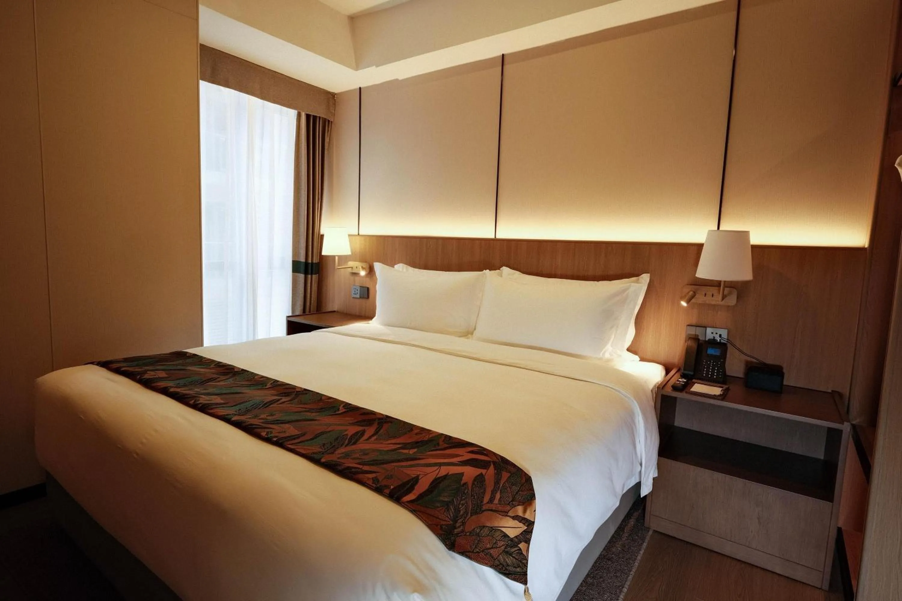 Photo of the whole room, Bed in Wyndham Garden Manila Bay
