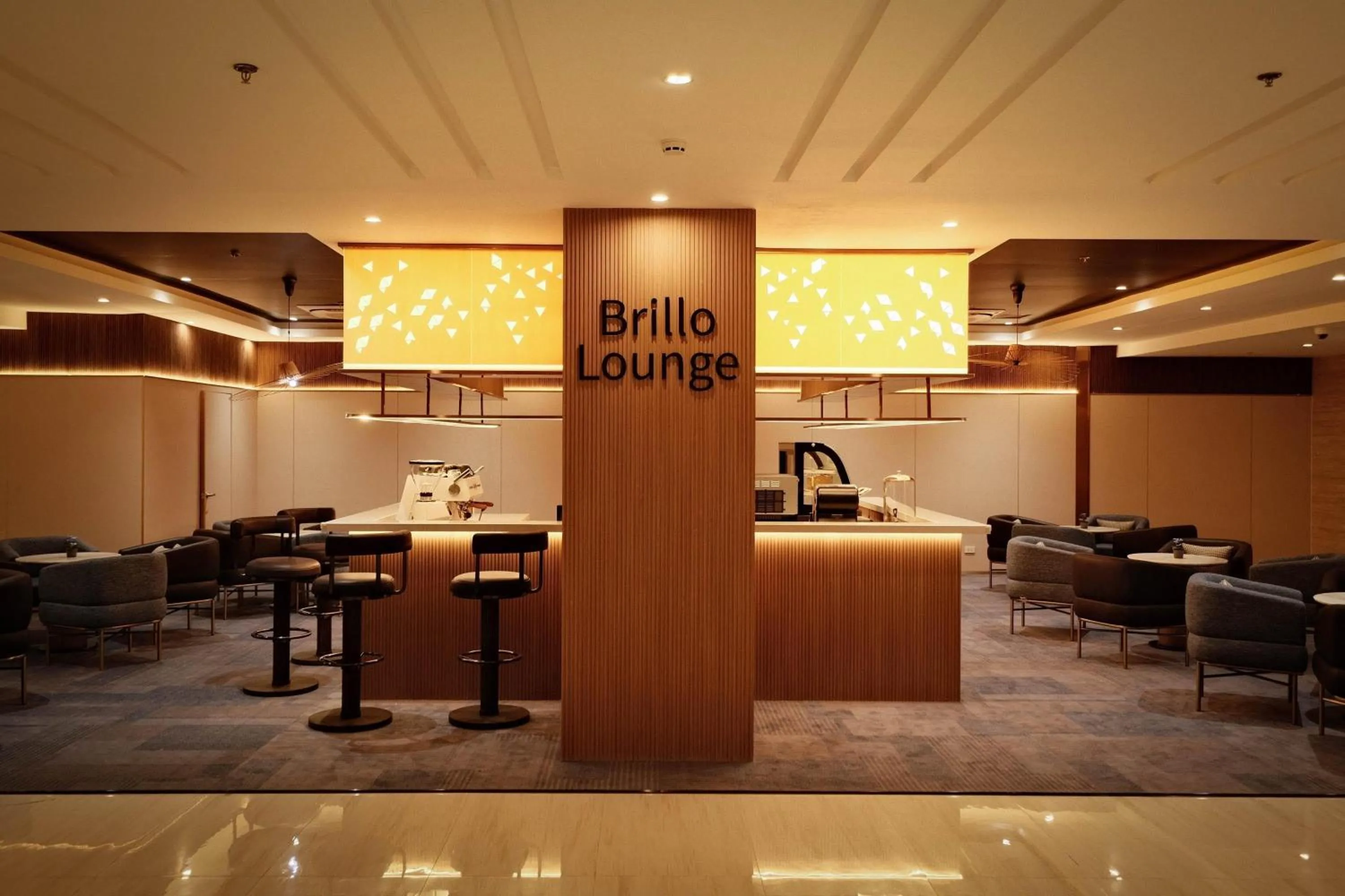Lounge or bar in Wyndham Garden Manila Bay