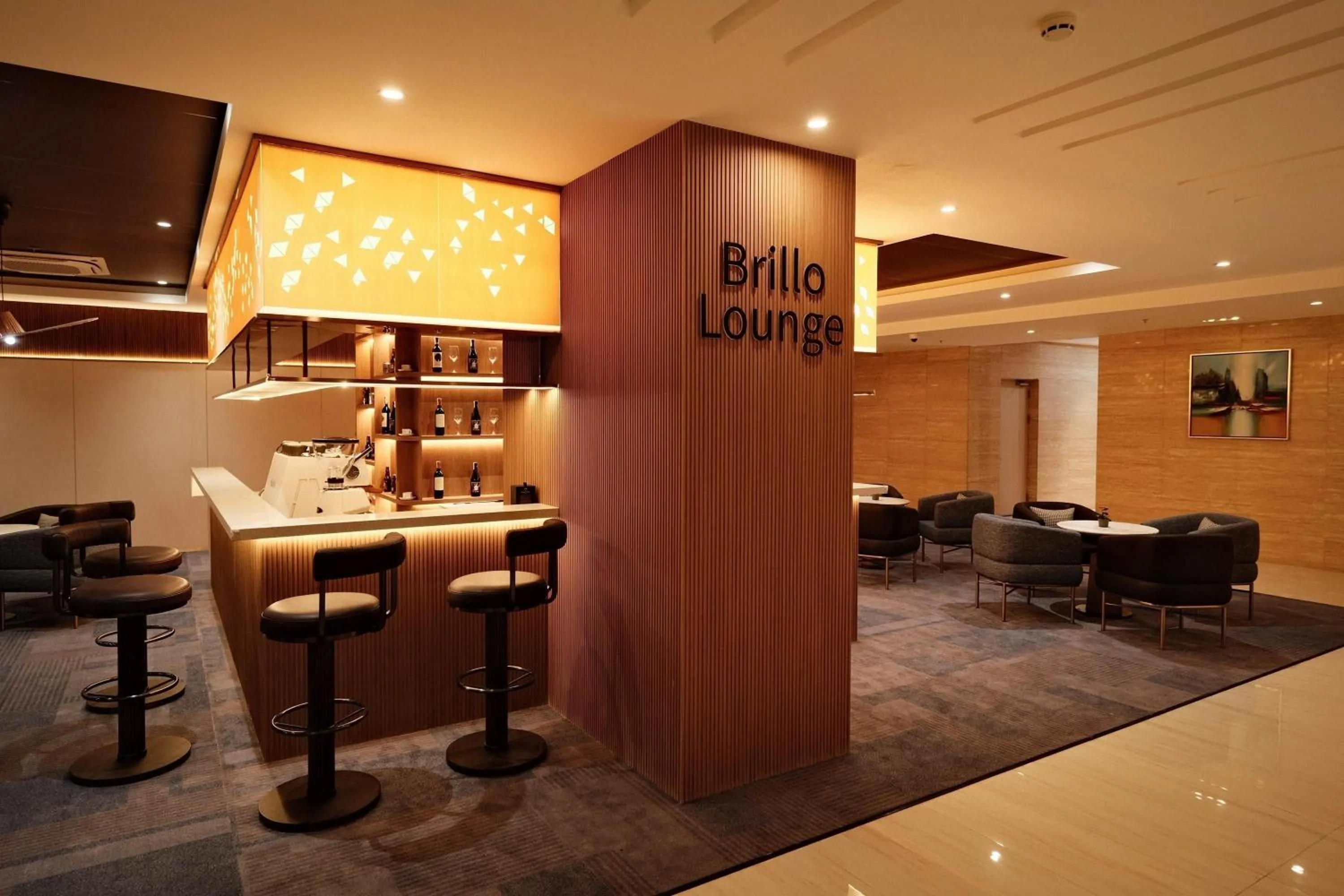 Lounge or bar in Wyndham Garden Manila Bay