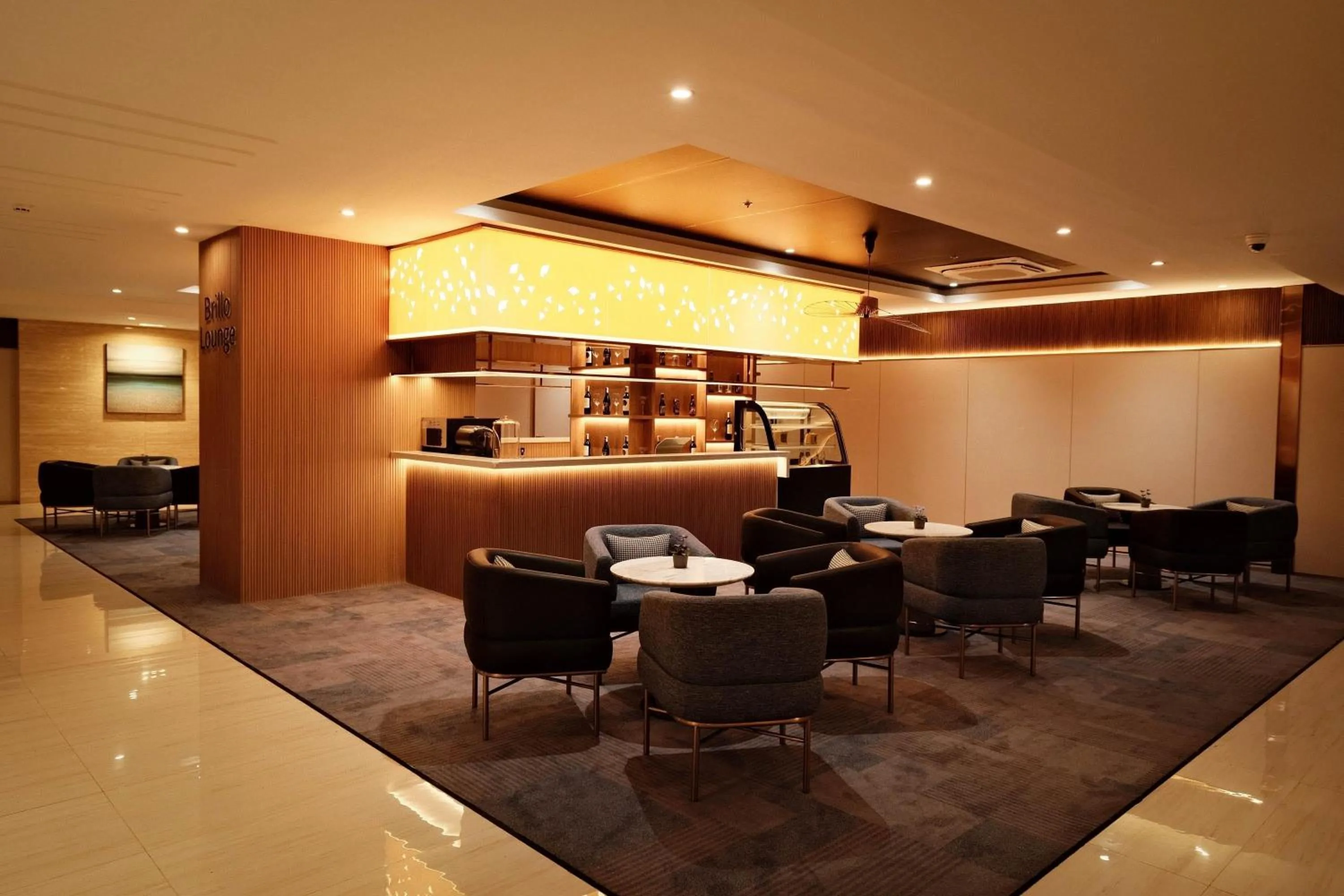Lounge or bar in Wyndham Garden Manila Bay