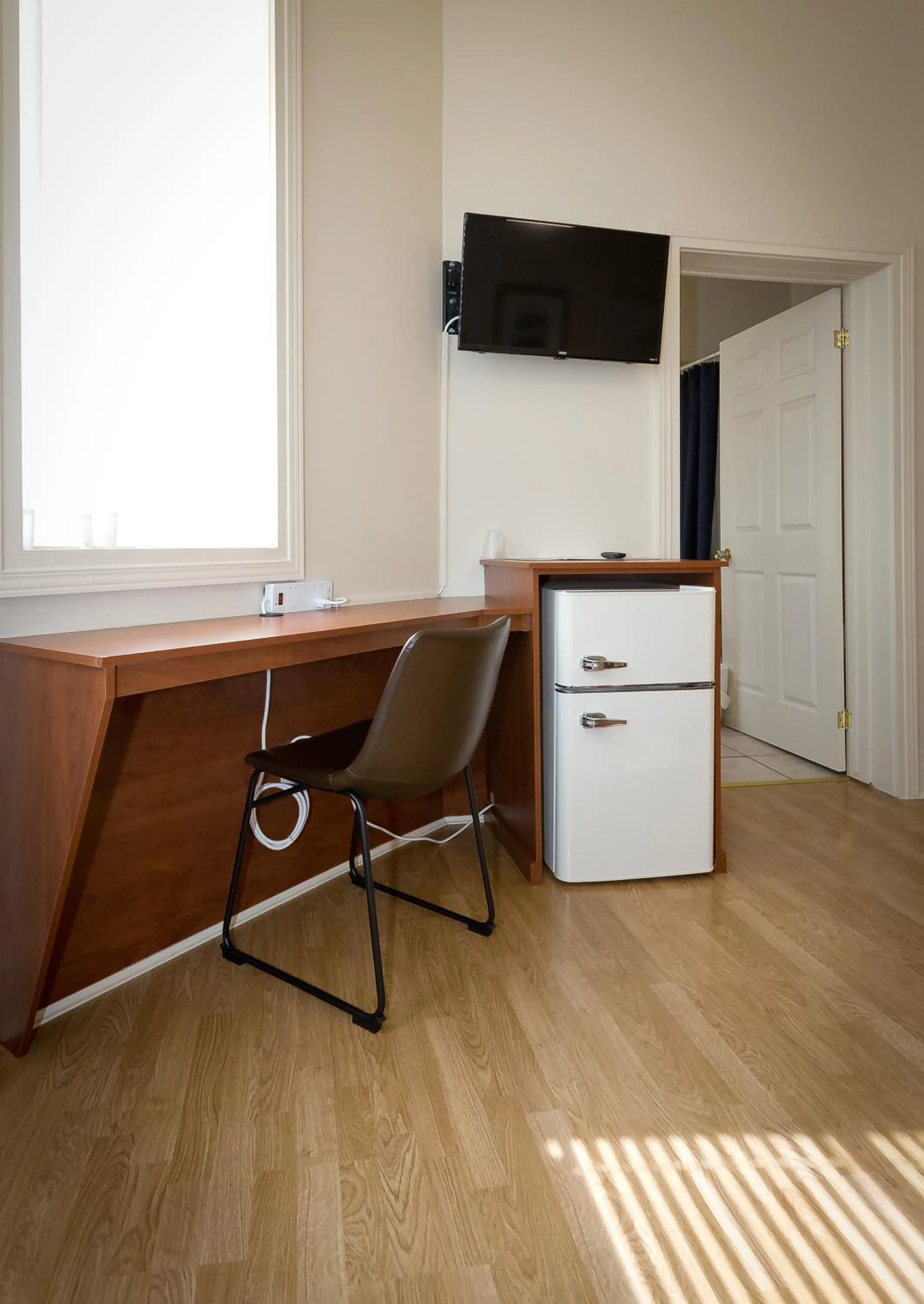 Property building in Motel De La Gare Richmond