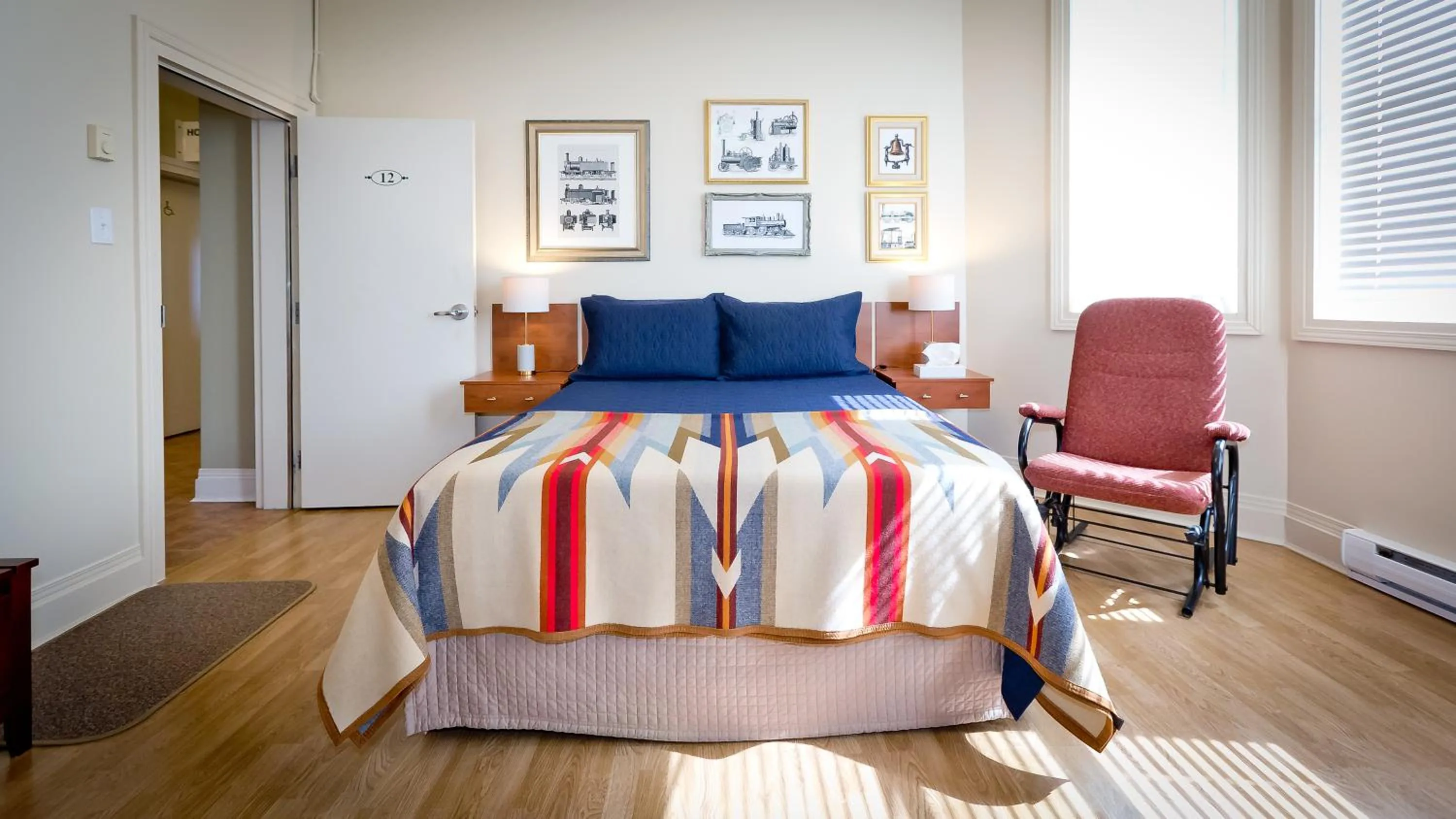 Property building, Bed in Motel De La Gare Richmond
