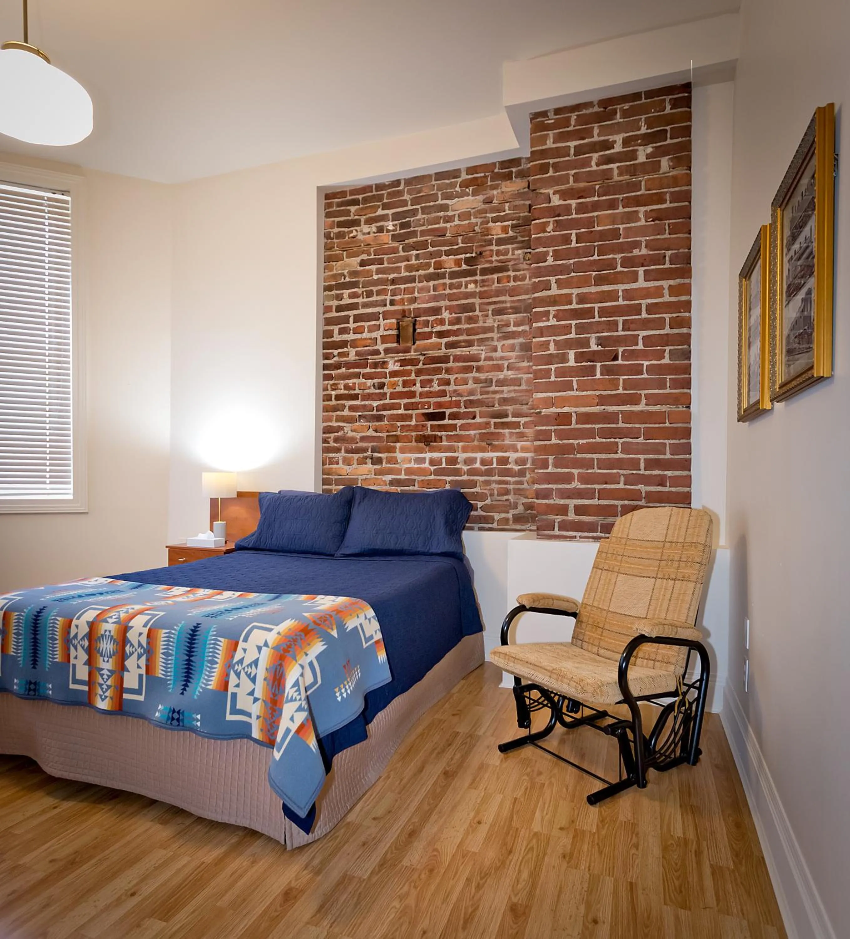 Bed in Motel De La Gare Richmond