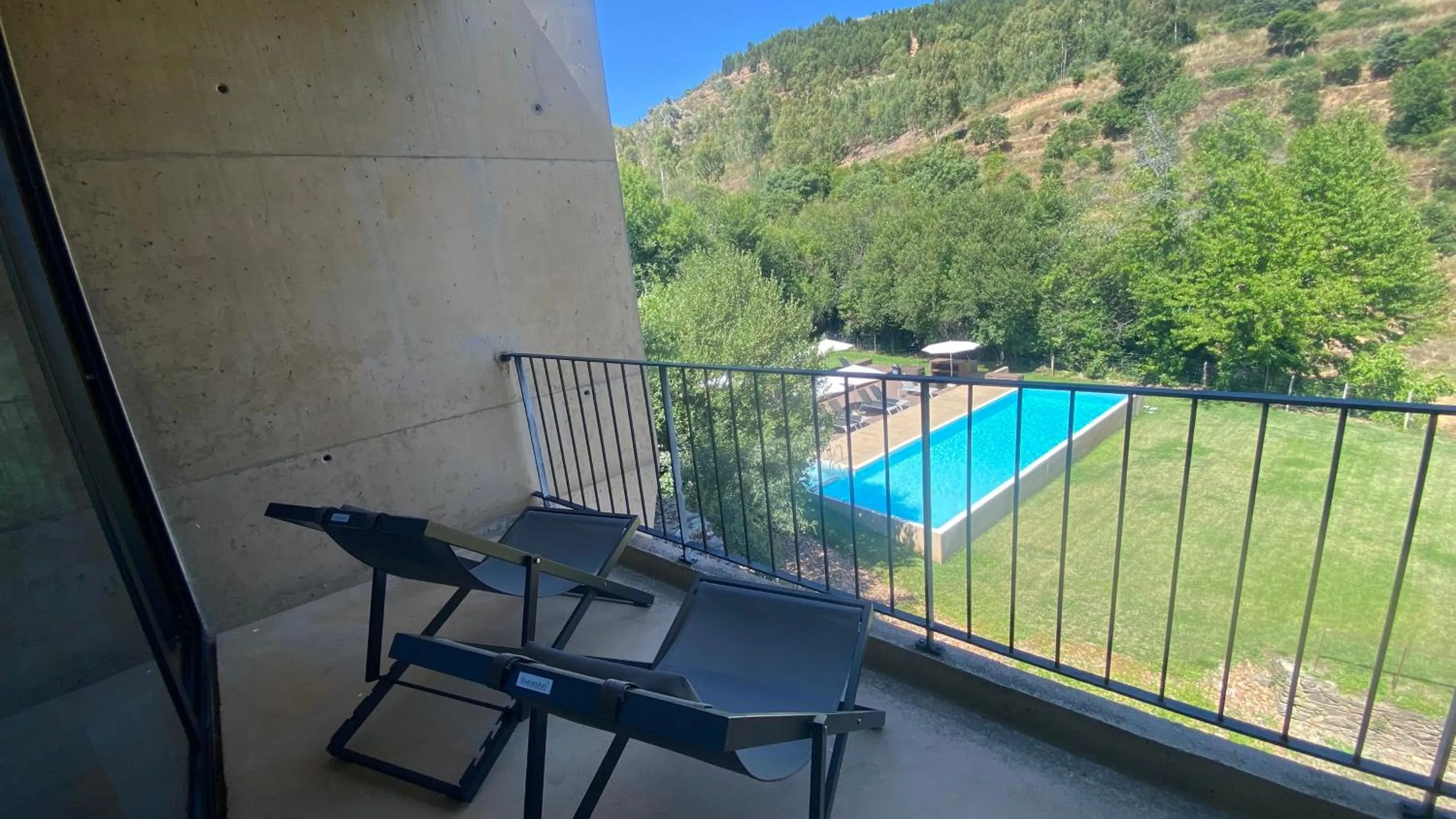 Natural landscape in Colmeal Countryside Hotel