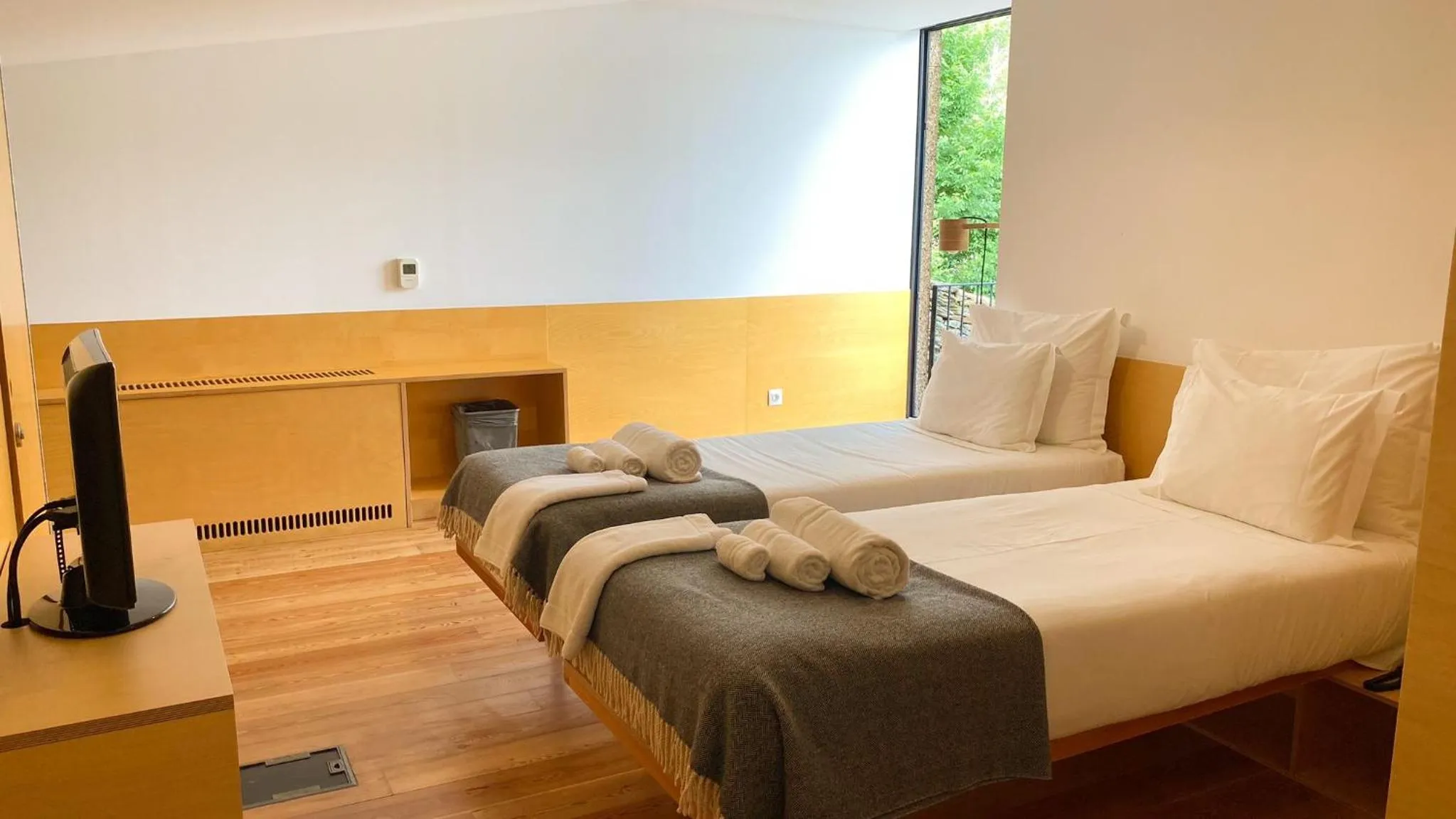 Bed in Colmeal Countryside Hotel