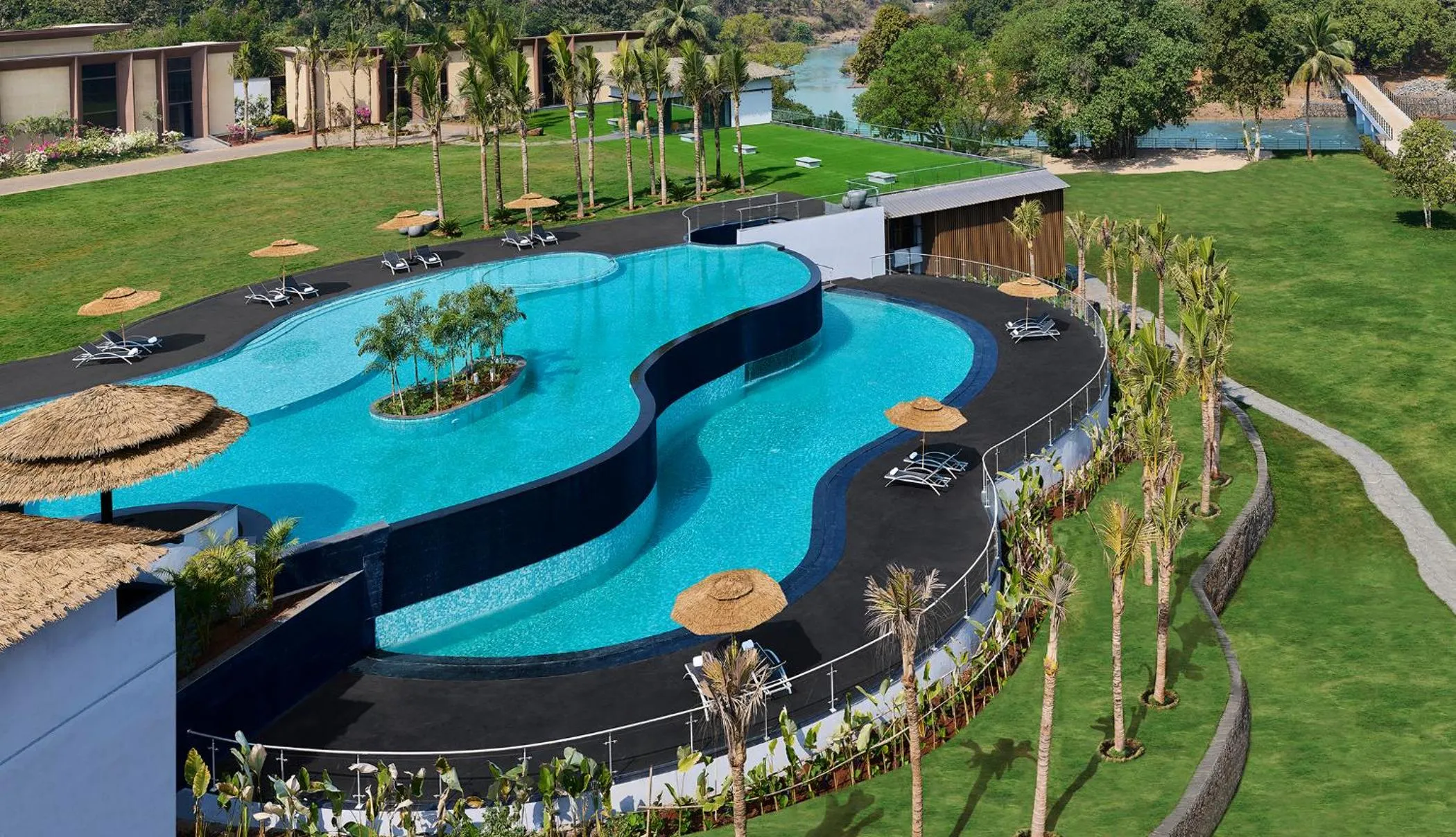 Swimming pool in Stone Water By Zuper