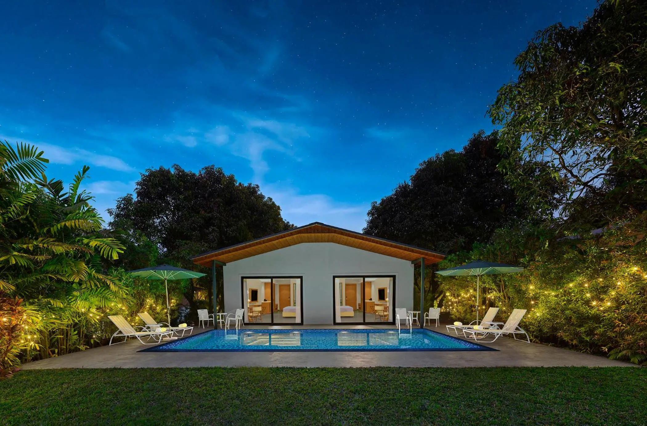 Swimming pool in Stone Water By Zuper