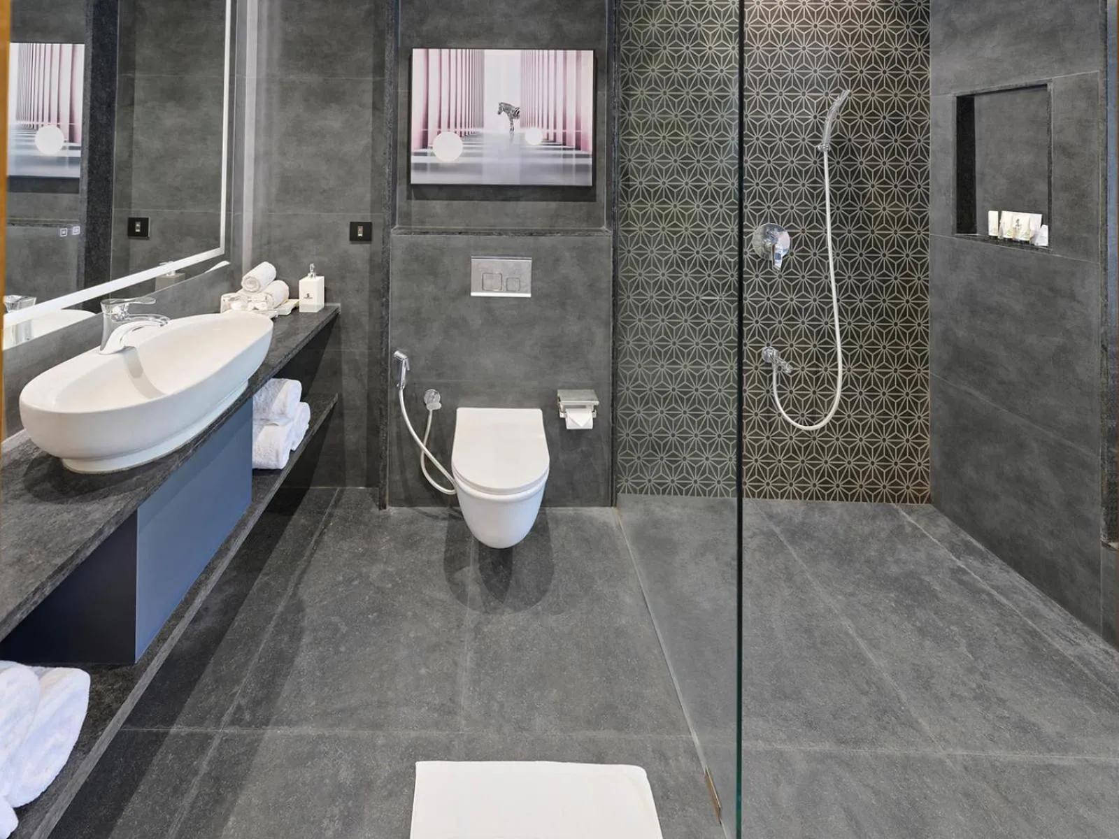 Bathroom in Stone Water By Zuper