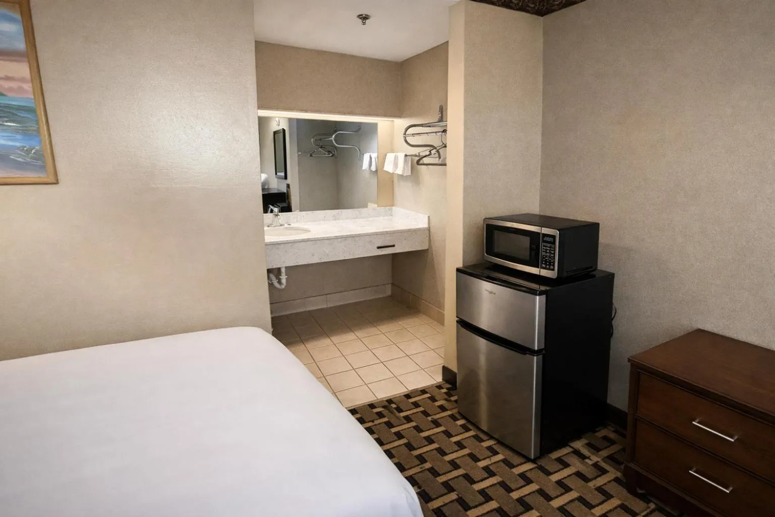 Spring Place Inn & Suites
