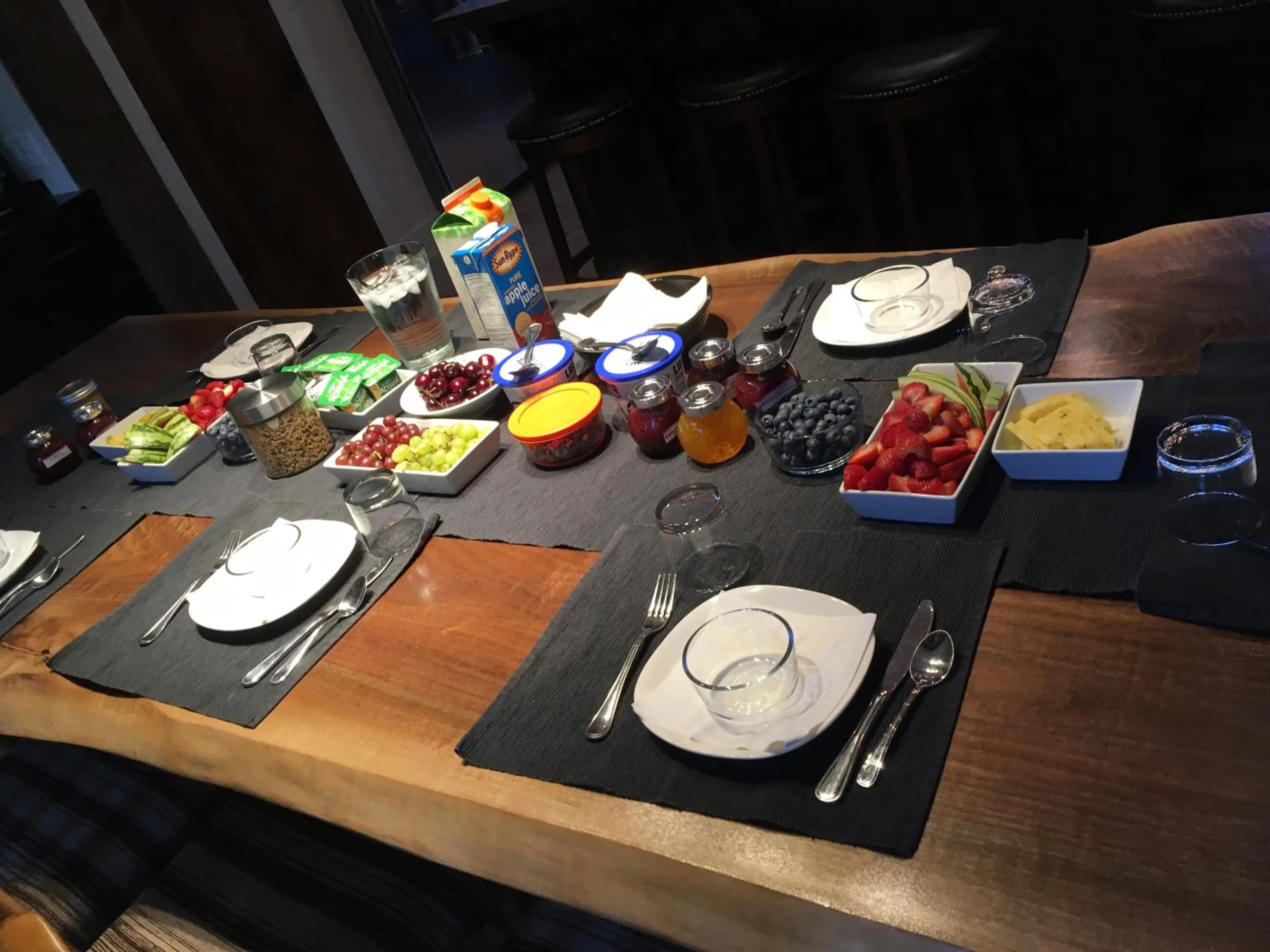 Breakfast in Radium Elk Park B & B