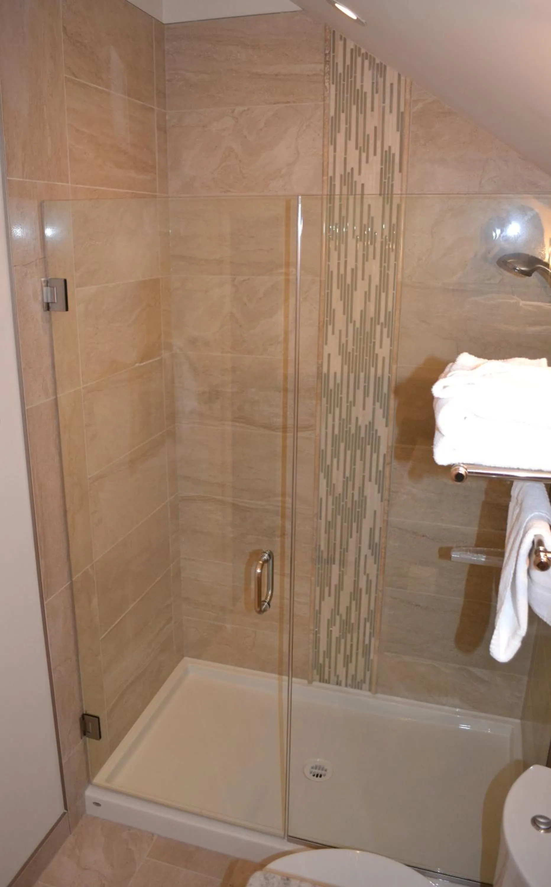 Shower in Radium Elk Park B & B