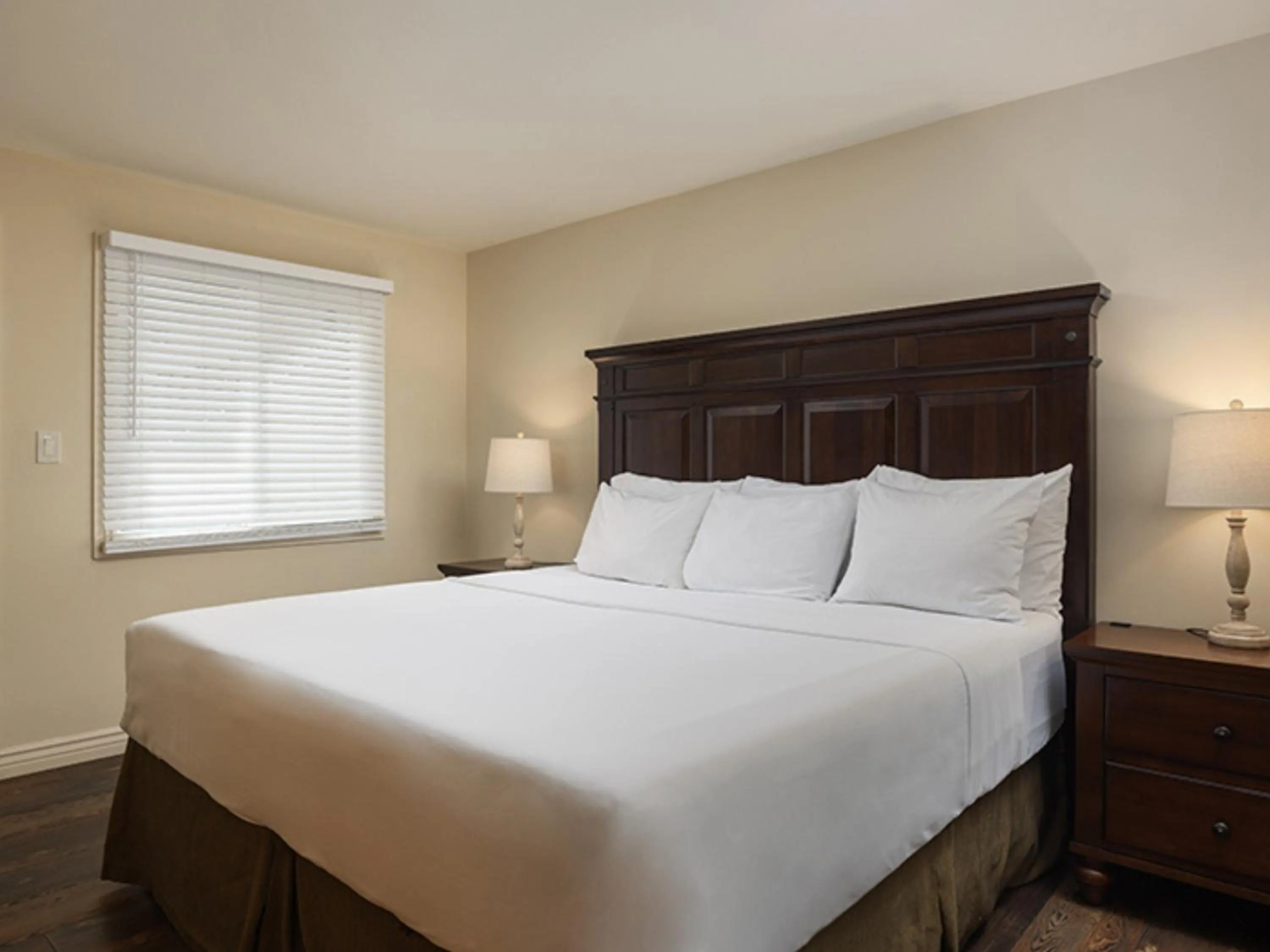 Bedroom, Bed in Enzian - CoralTree Residence Collection