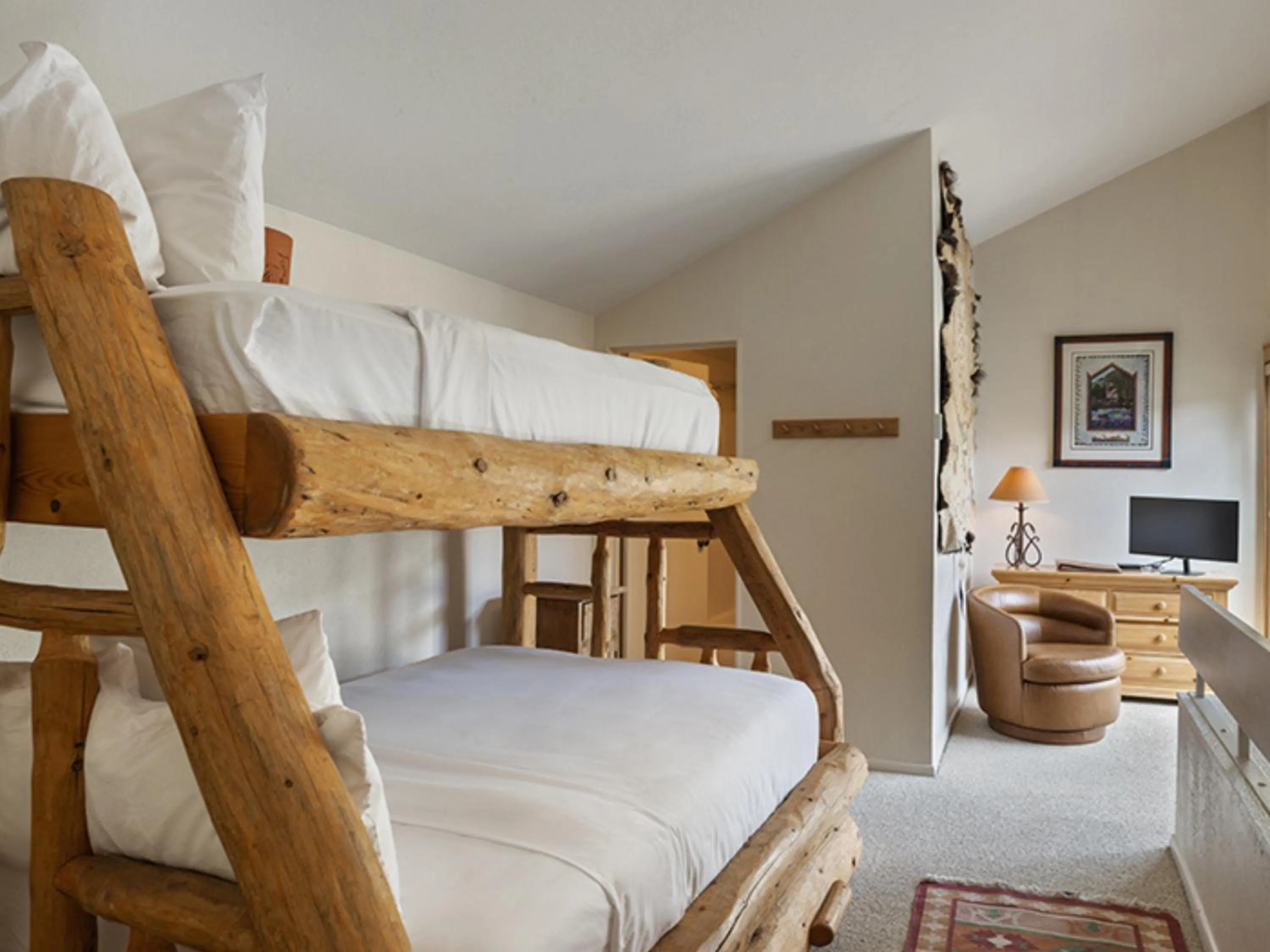 Bedroom, Bed in Vail 21 - CoralTree Residence Collection