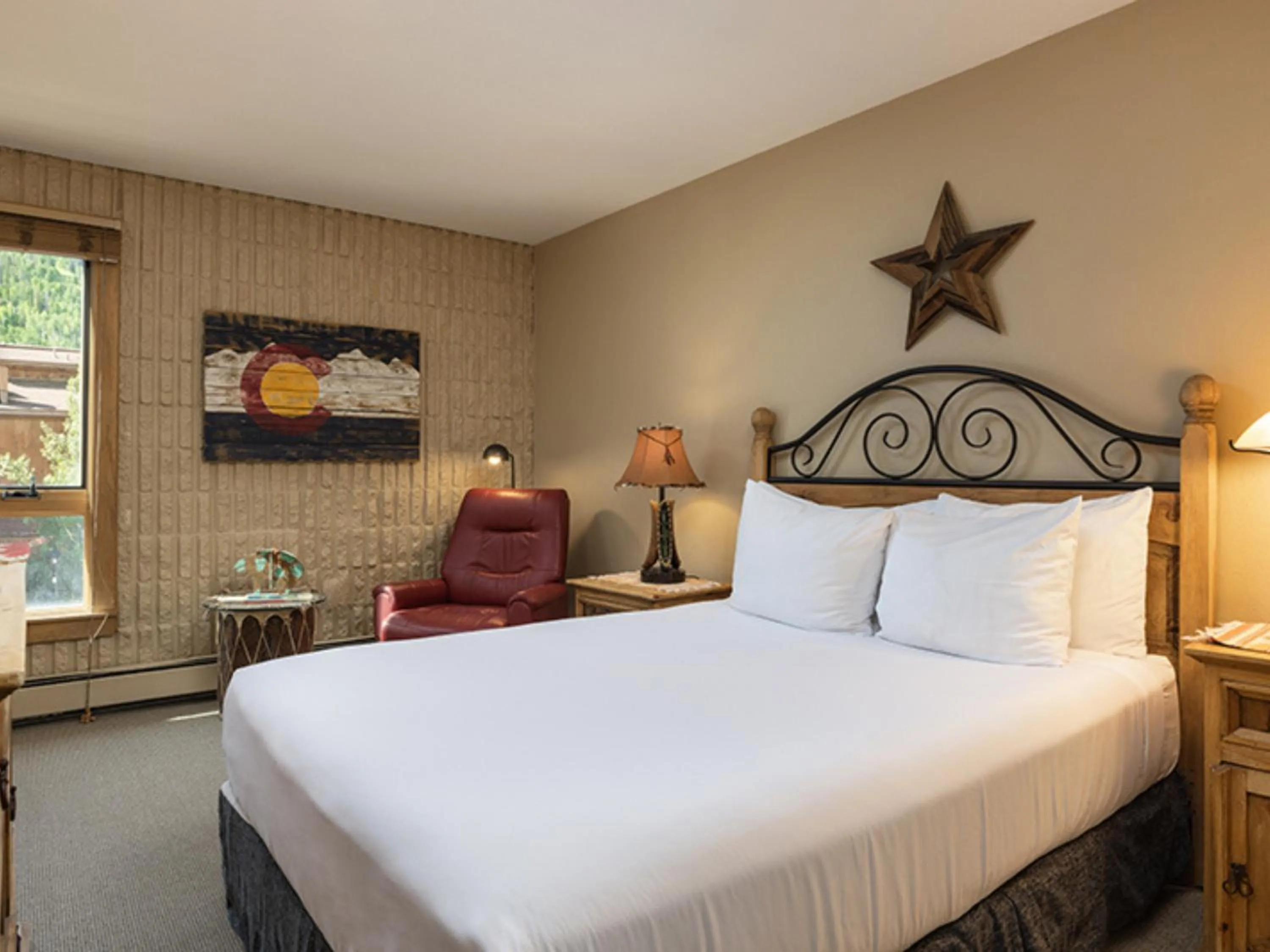 Bedroom, Bed in Vail 21 - CoralTree Residence Collection