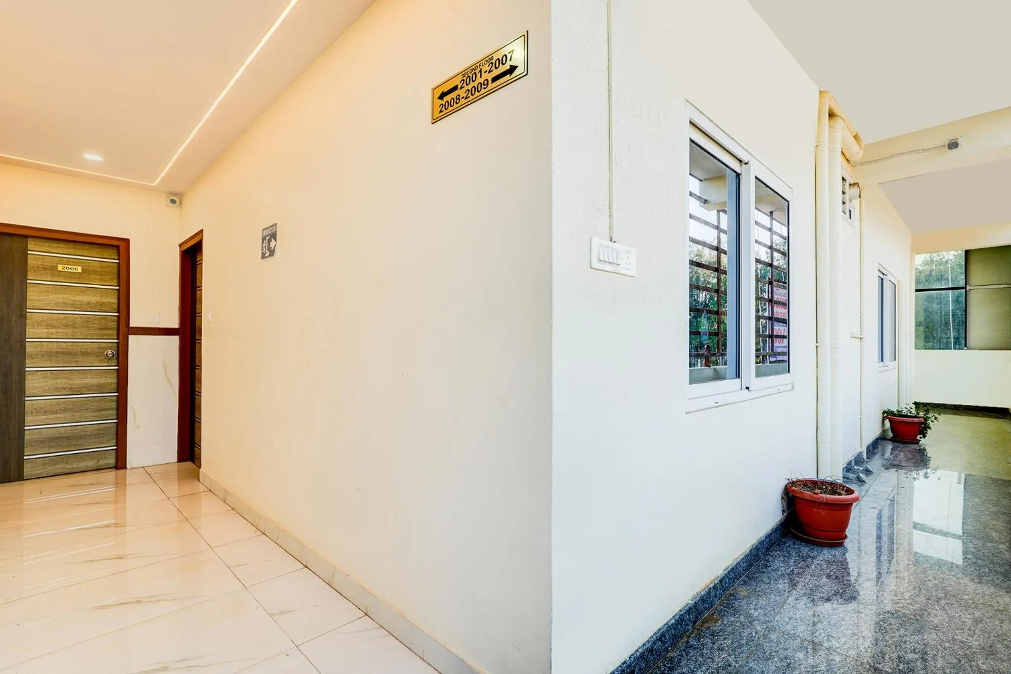 FabHotel Royal Garuda Palace