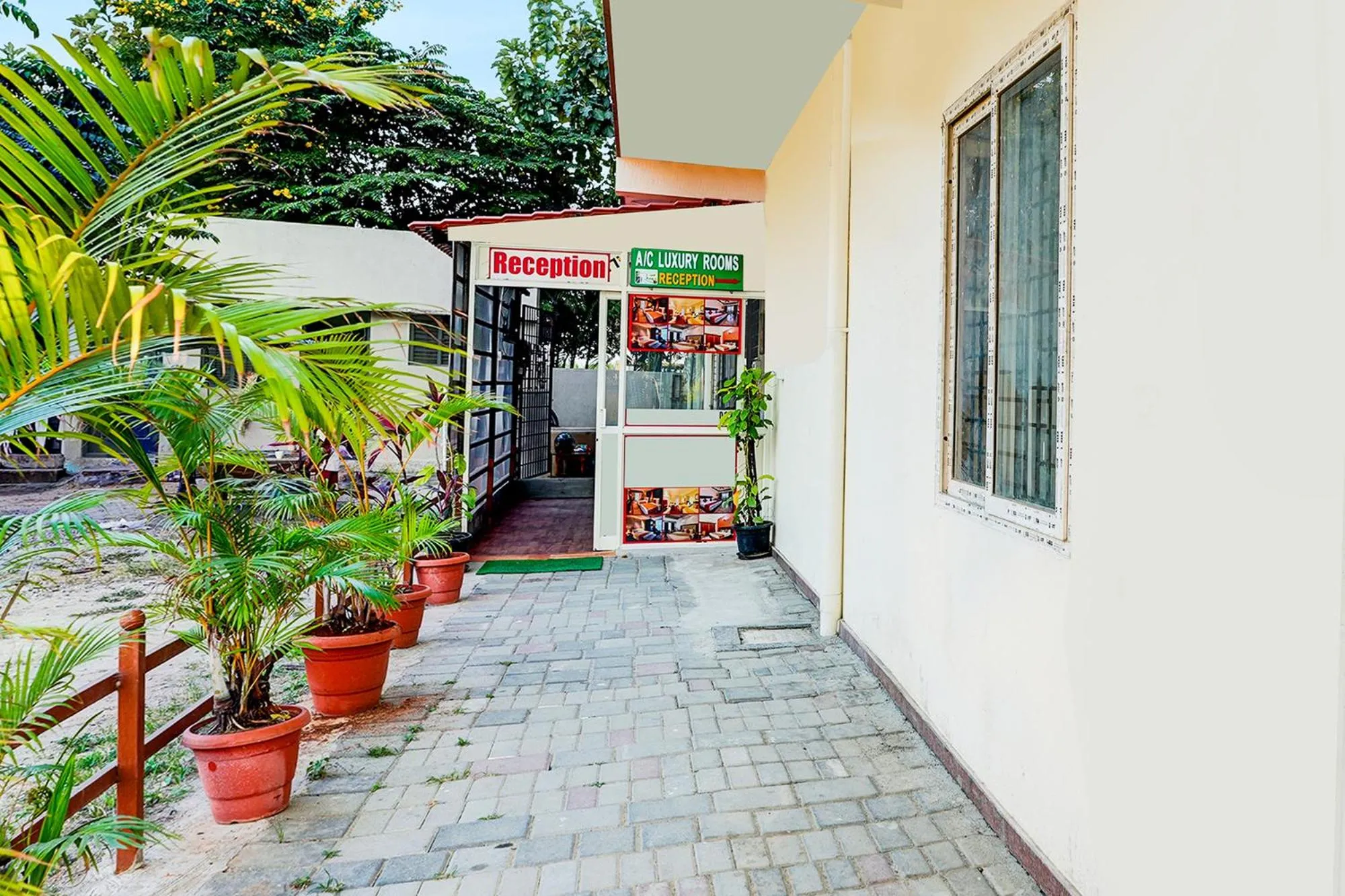FabHotel Royal Garuda Palace