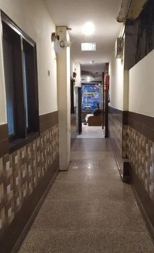 Hotel Satyam Near Ramakrishna Ashram metro