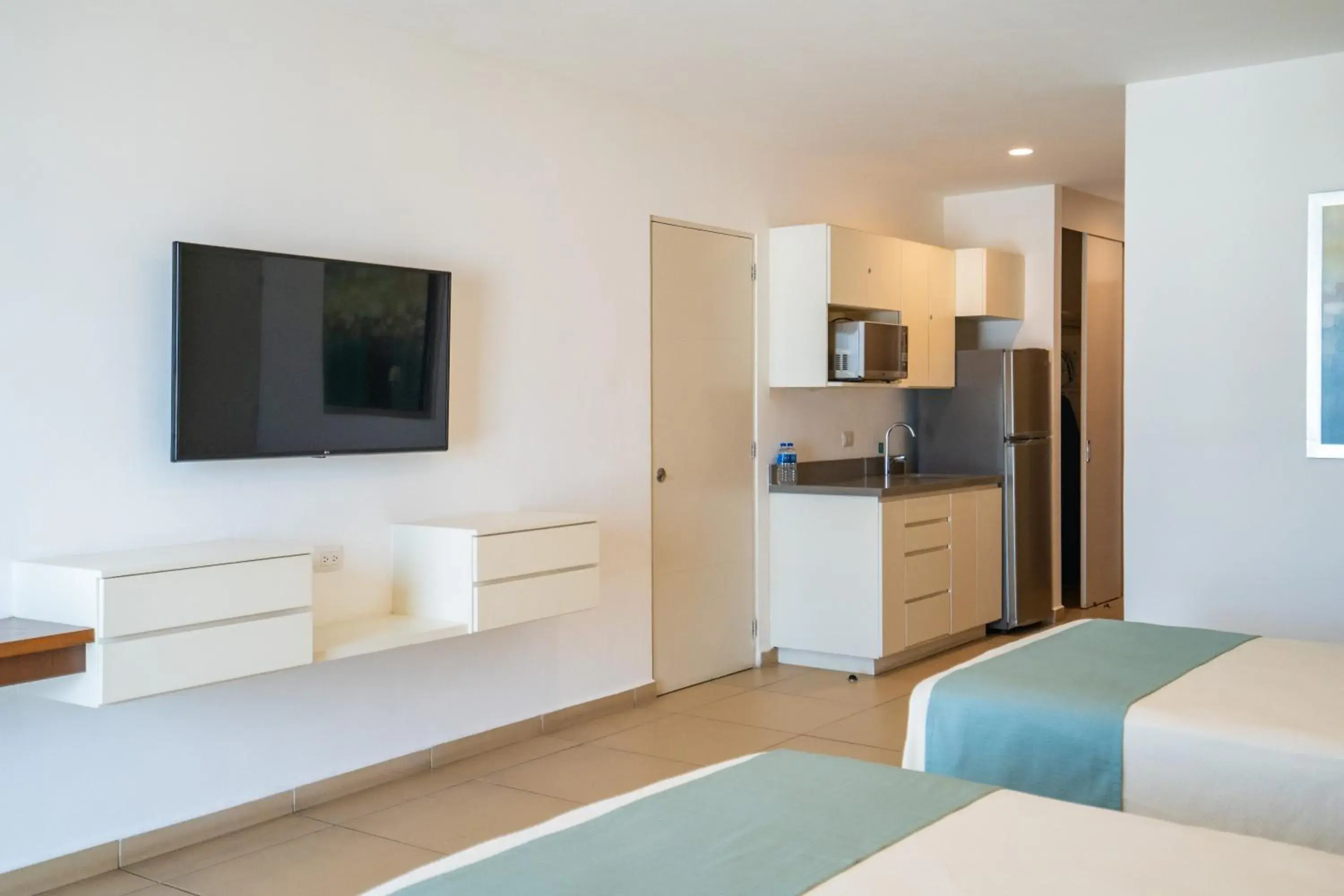 Photo of the whole room, Bed in Pacific Palace Beach Tower Hotel Photo of the whole room, Bed in Pacific Palace Beach Tower Hotel