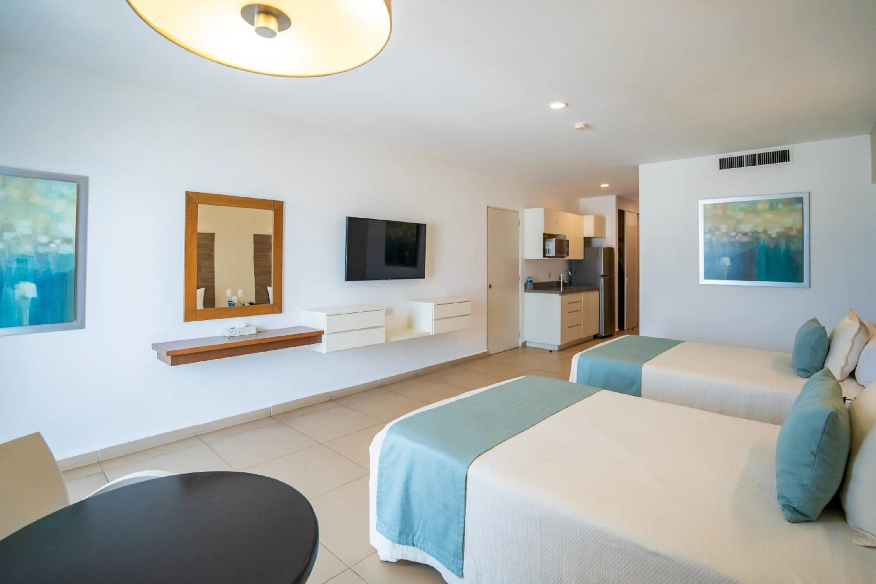 Photo of the whole room, Bed in Pacific Palace Beach Tower Hotel