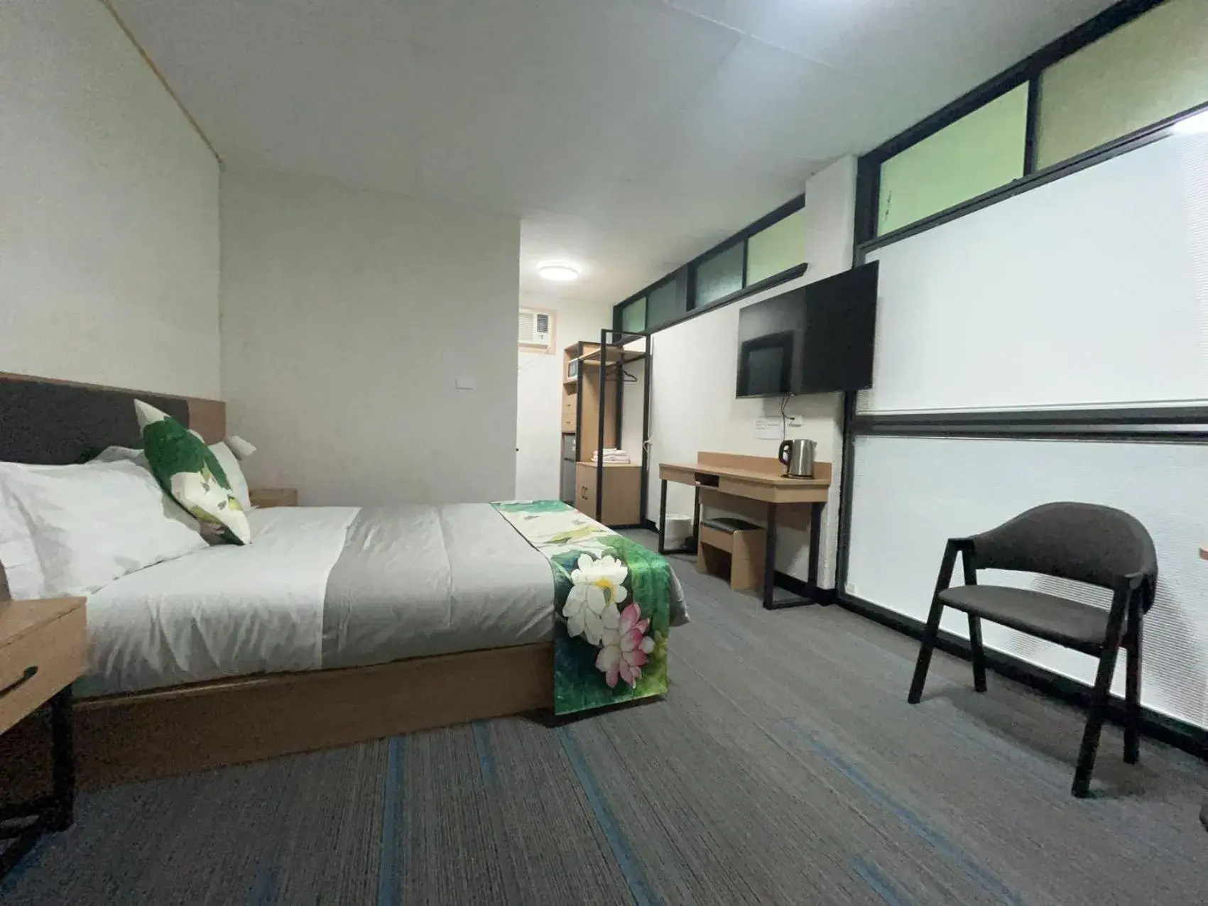 Bedroom, Bed in Jasper Motor Inn Bedroom, Bed in Jasper Motor Inn