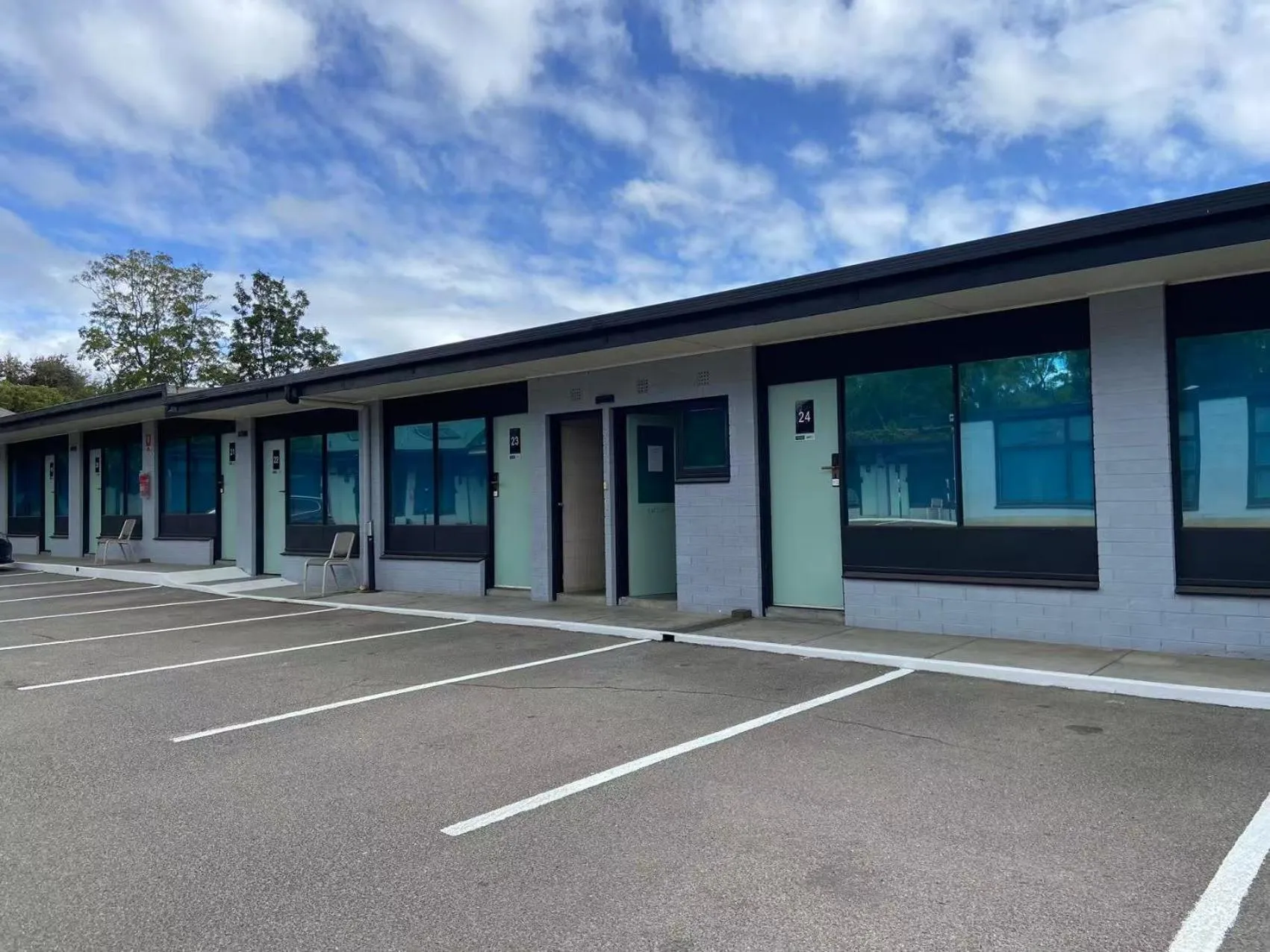 Property building in Jasper Motor Inn