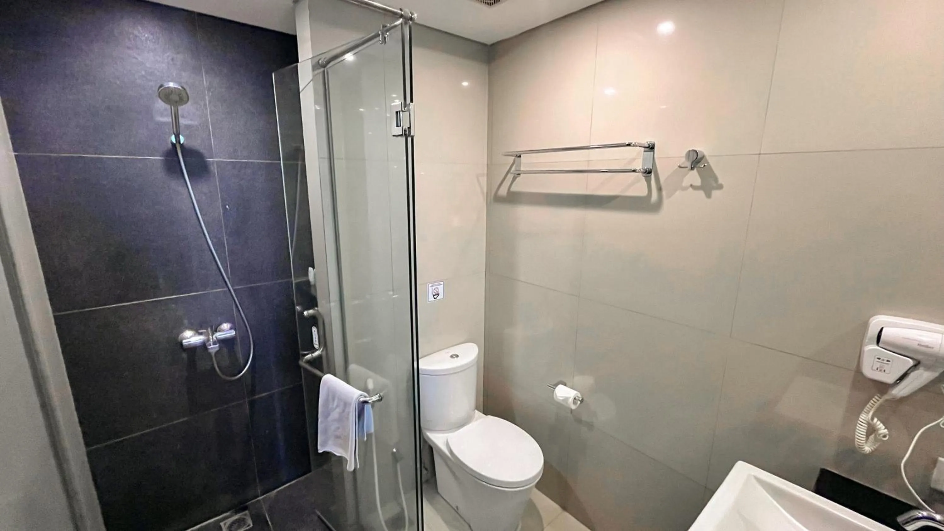 Bathroom in Grandia Hotel