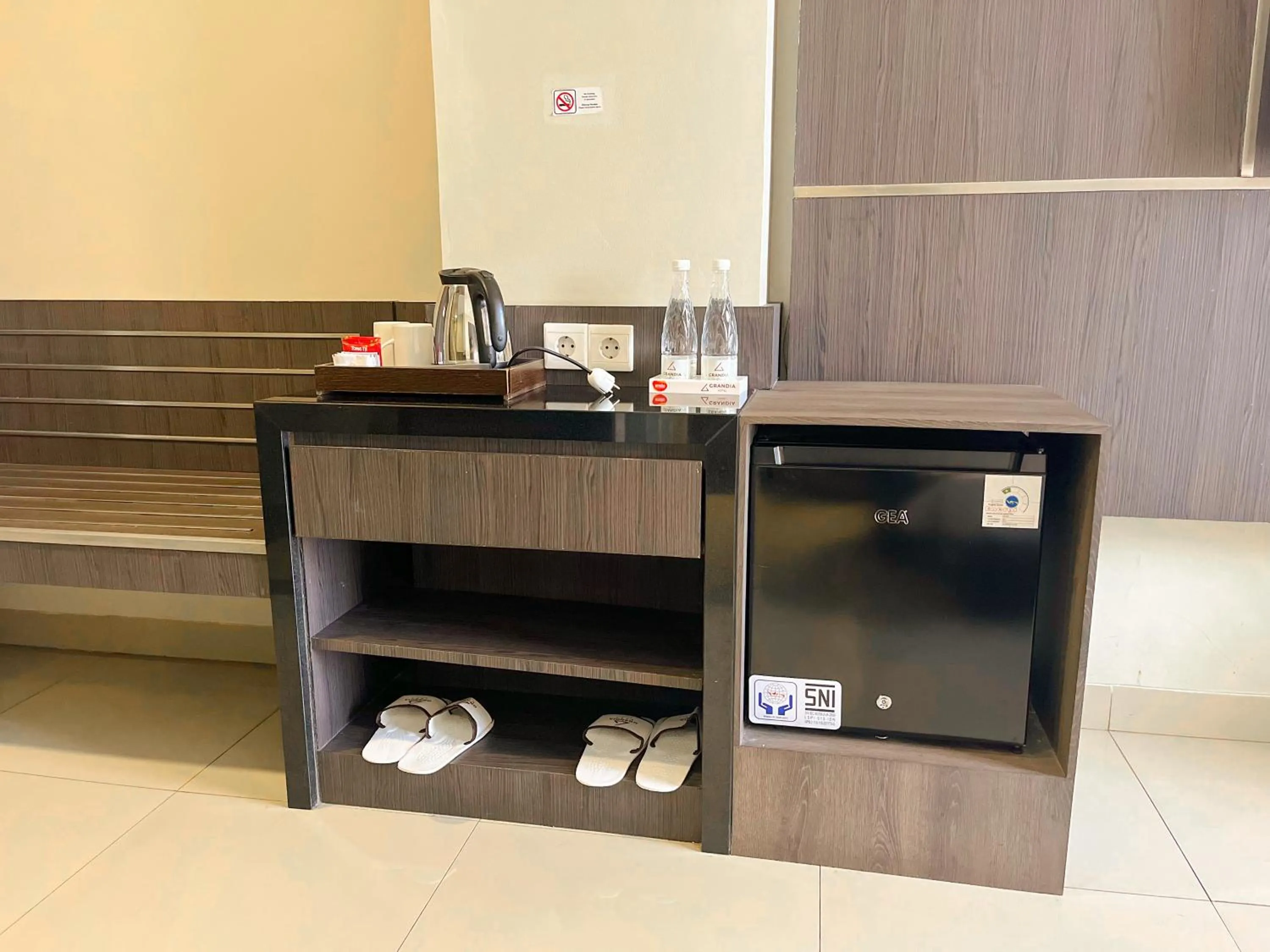 Coffee/tea facilities in Grandia Hotel