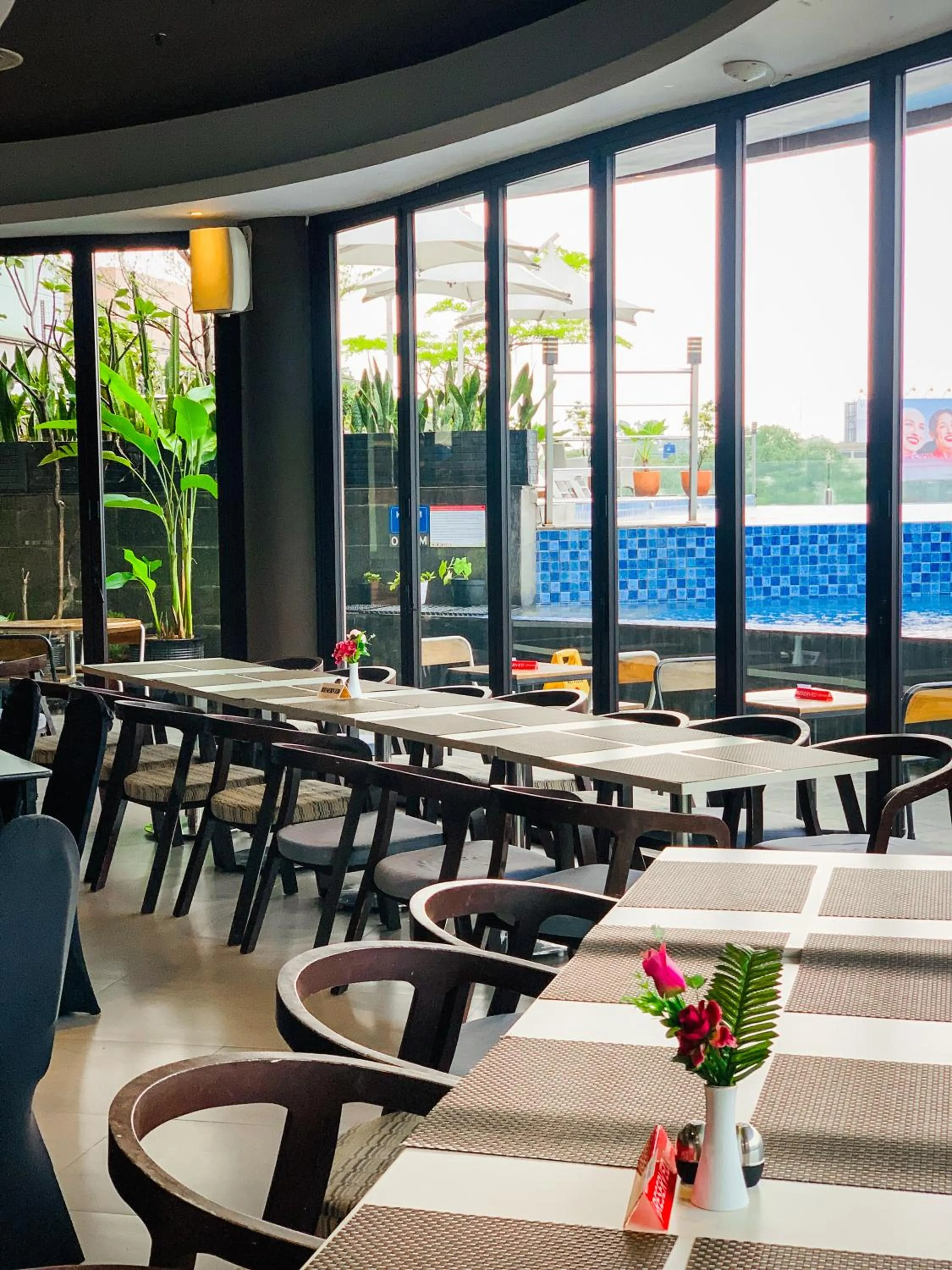 Restaurant/places to eat in Grandia Hotel